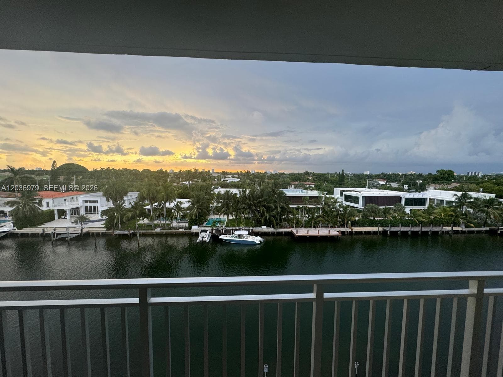 9500 W Bay Harbor Dr 6C photo 1