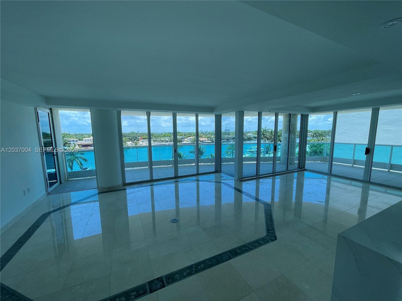 5025 Collins Ave 601 photo 2