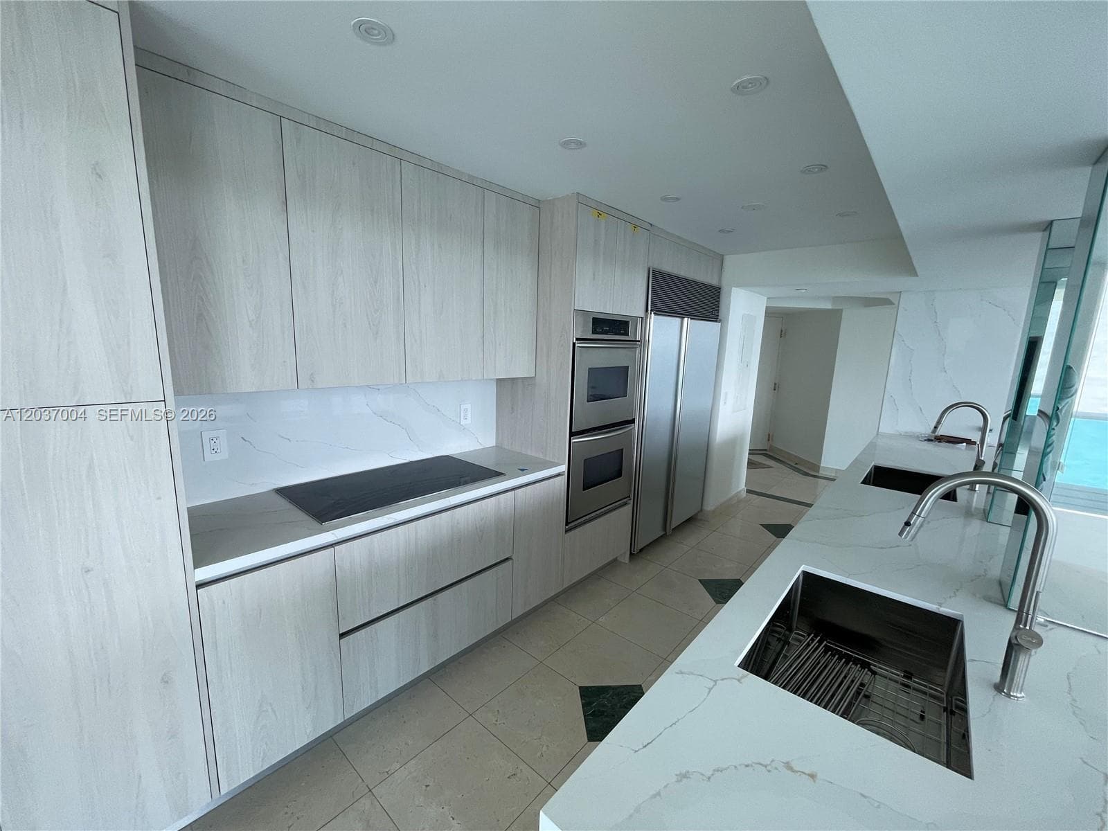 5025 Collins Ave 601 photo 10