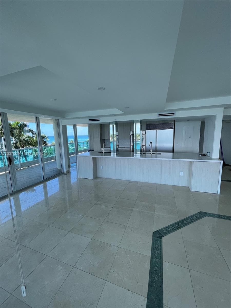 5025 Collins Ave 601 photo 4