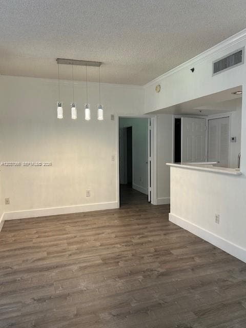 3245 NE 184th St 13112 photo 4