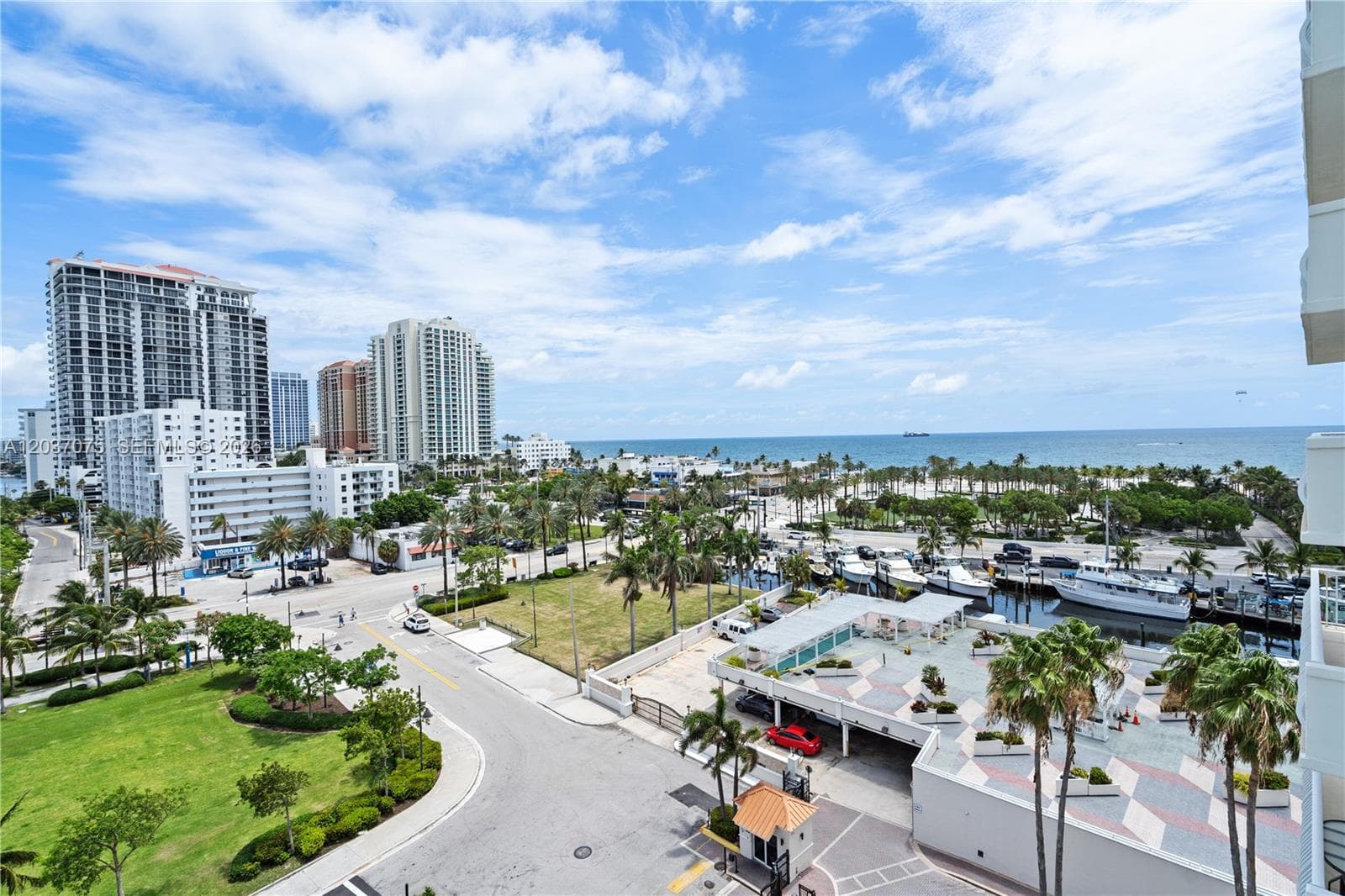 1 Las Olas Cir 809 photo 2