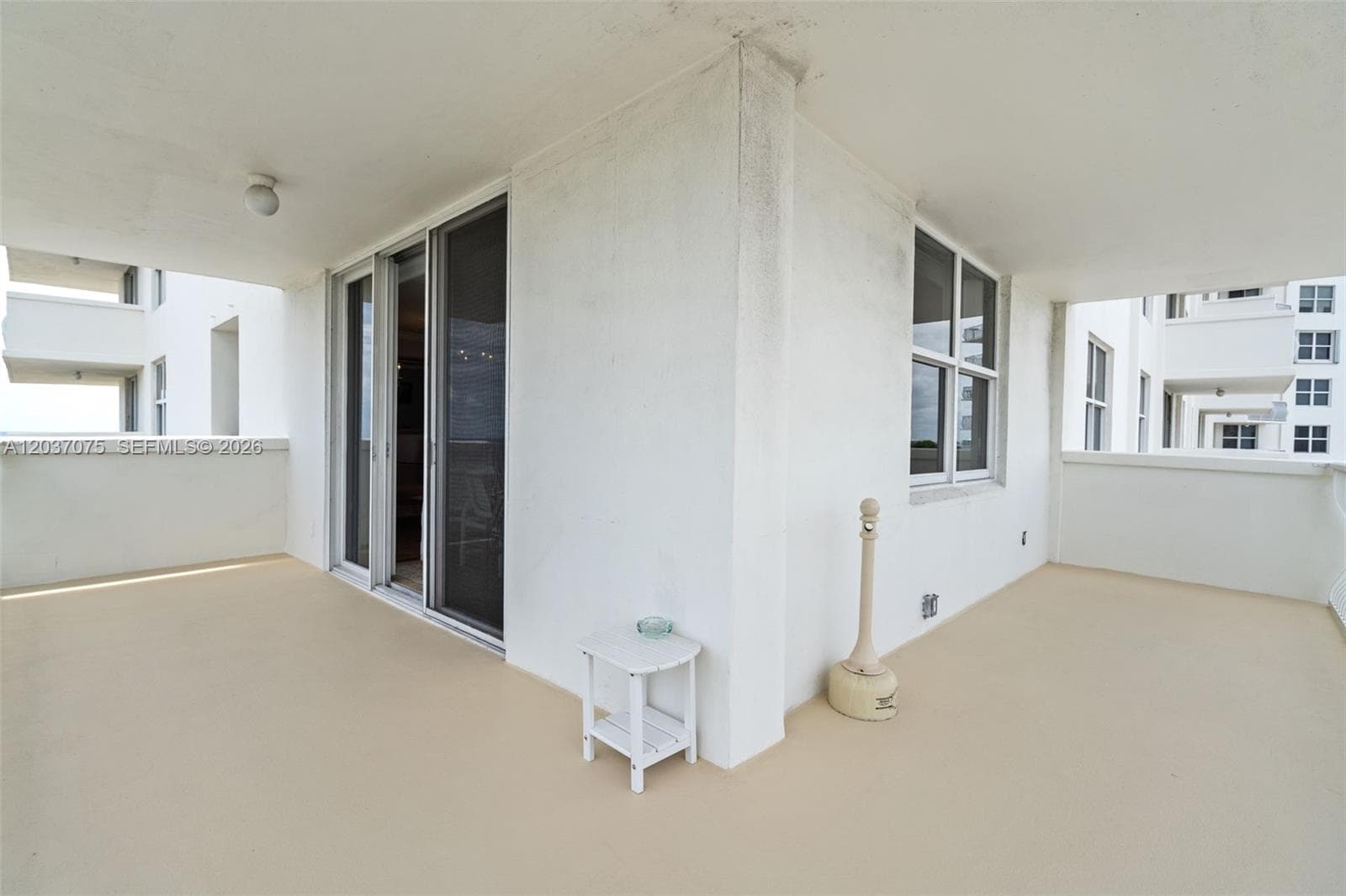 1 Las Olas Cir 809 photo 5