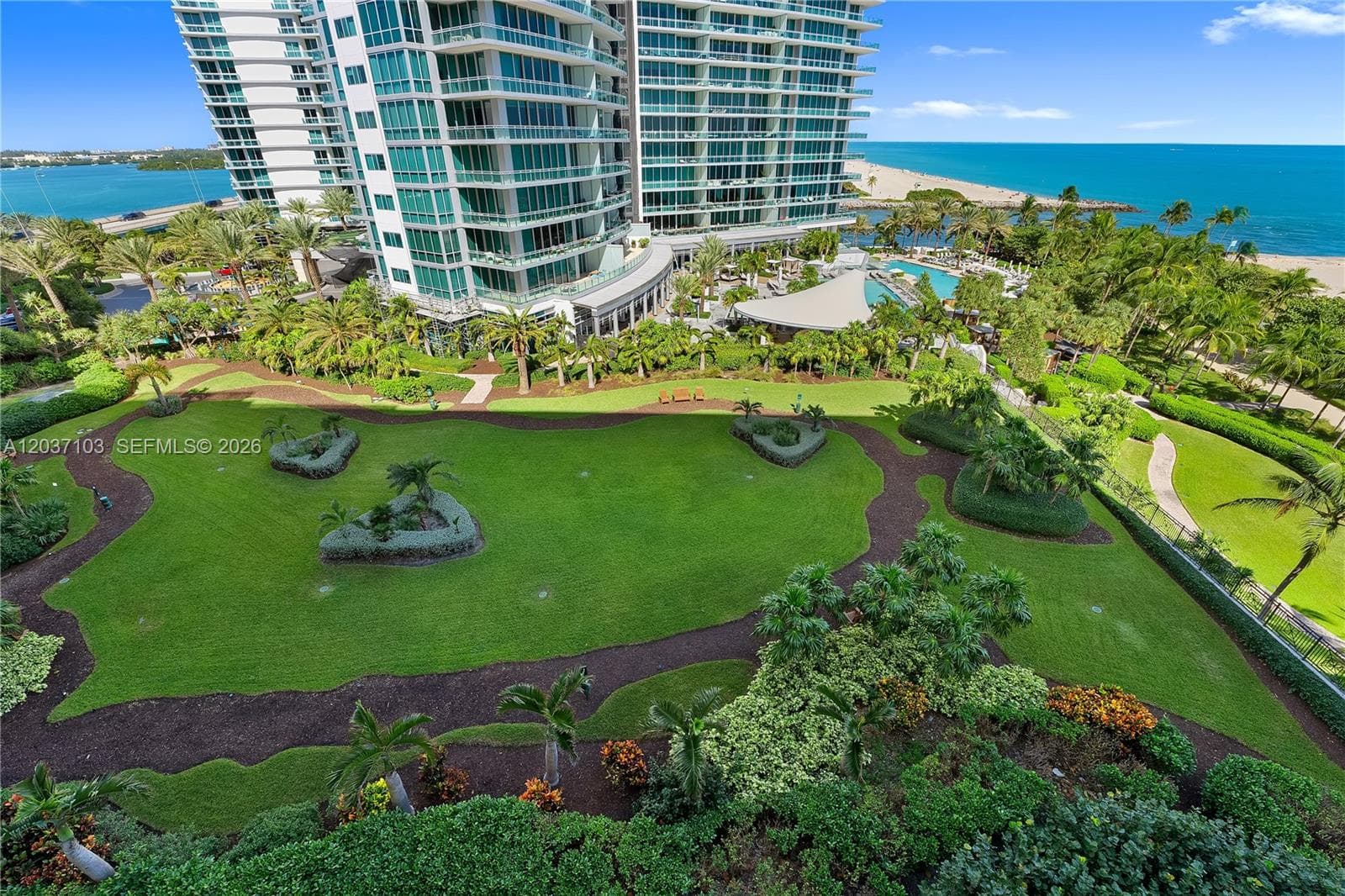 10275 Collins Ave 807 photo 9