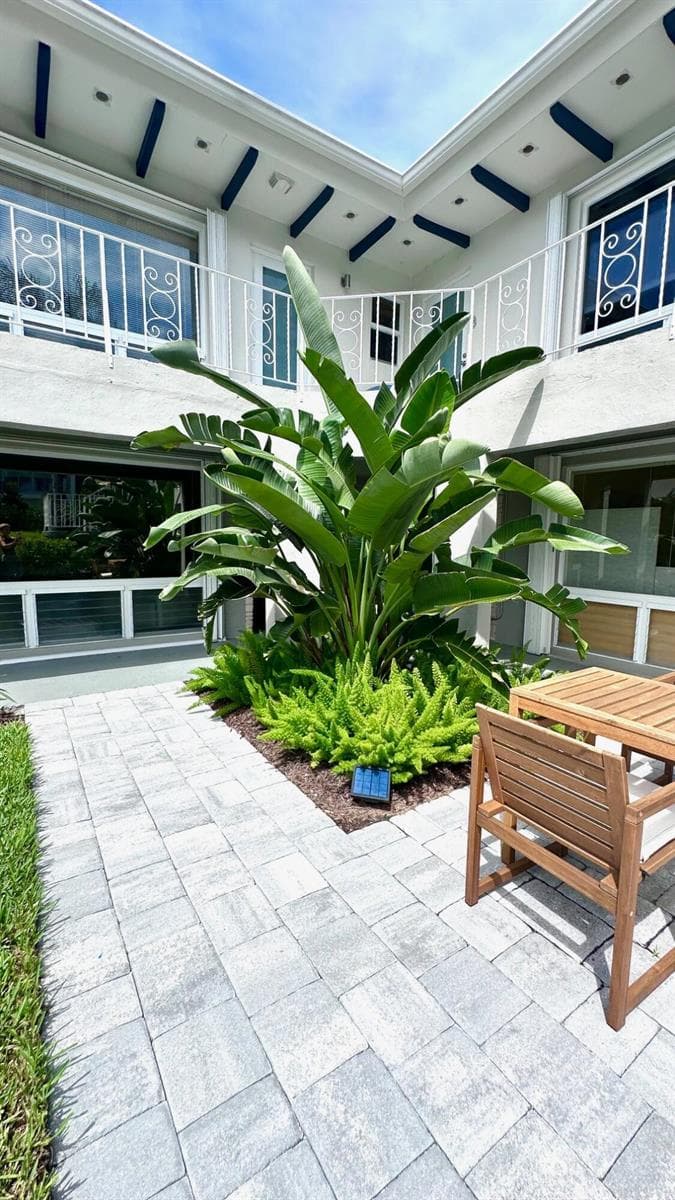 414 Seasage Drive 0030 photo 5