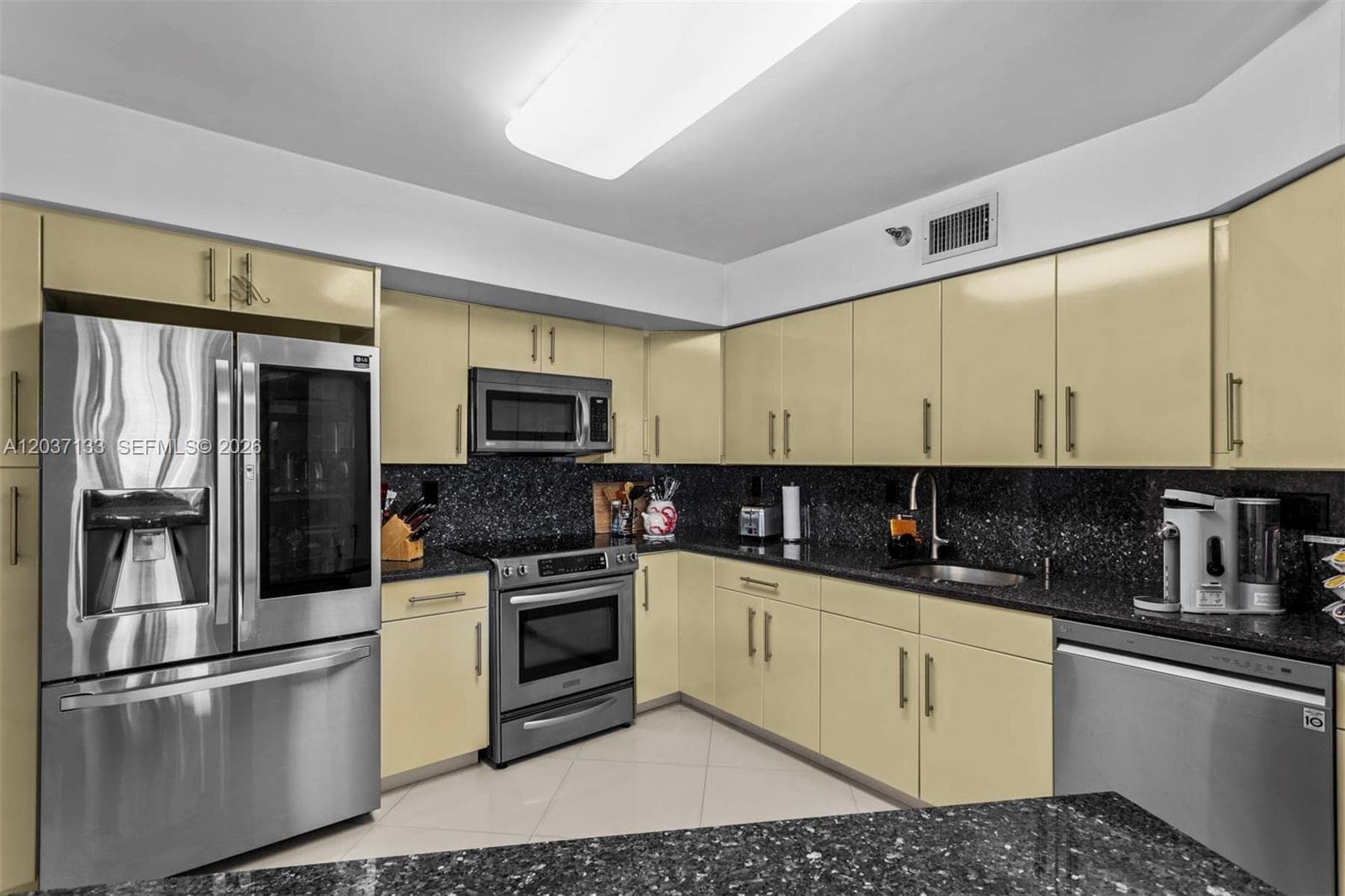 3500 Mystic Pointe Dr 3307 photo 9