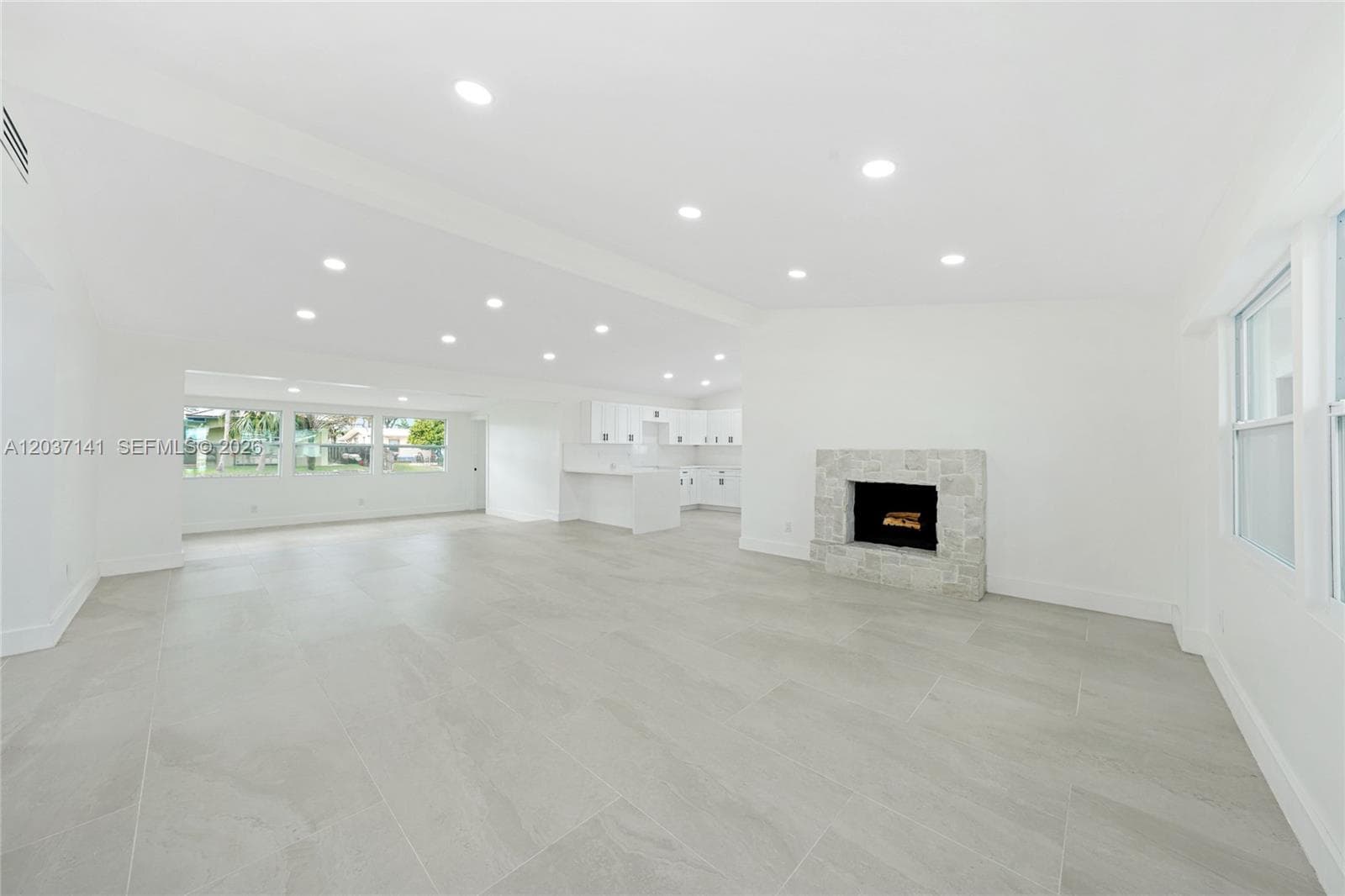2649 Key Largo Ln photo 2