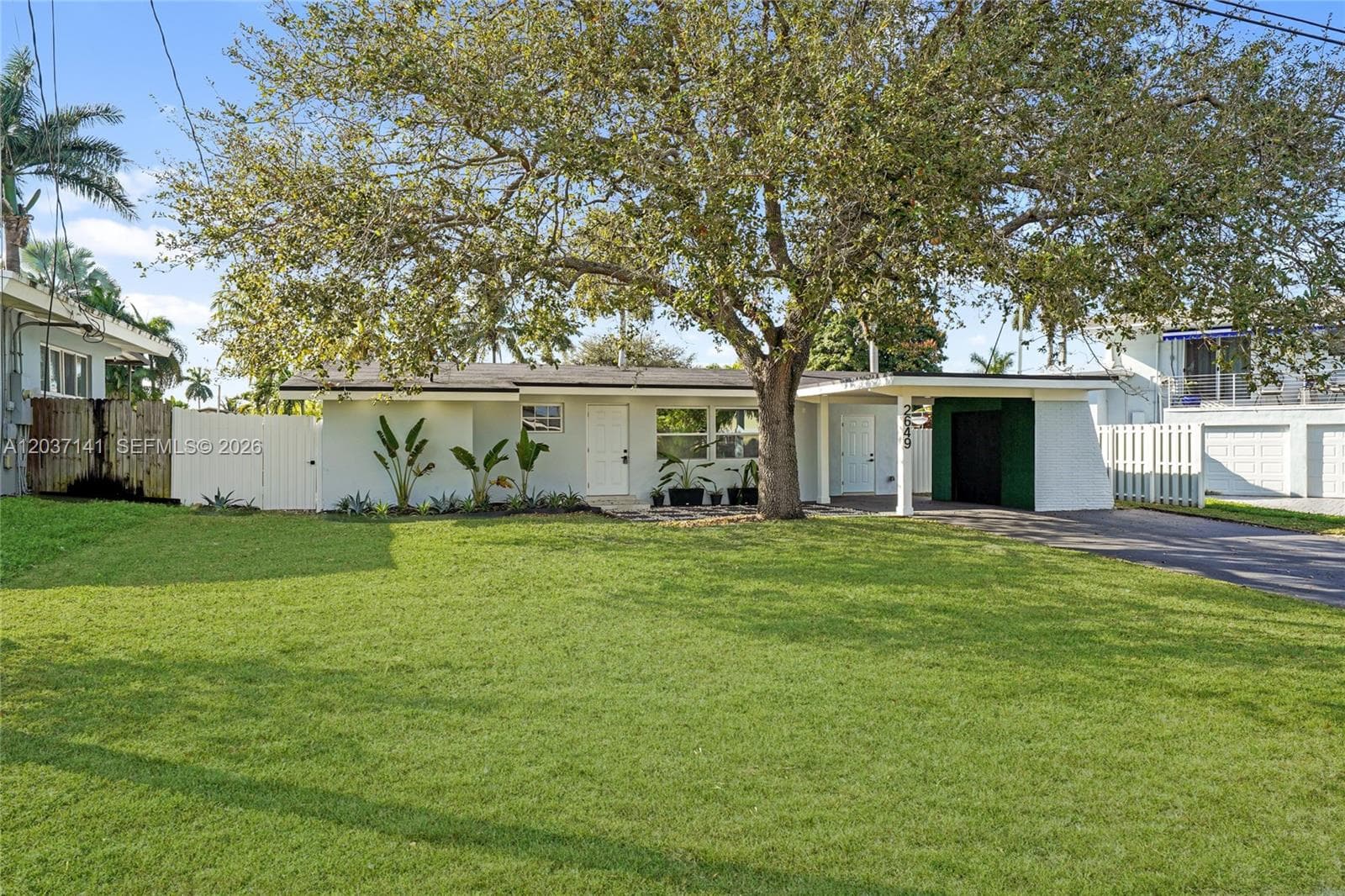 2649 Key Largo Ln photo 1