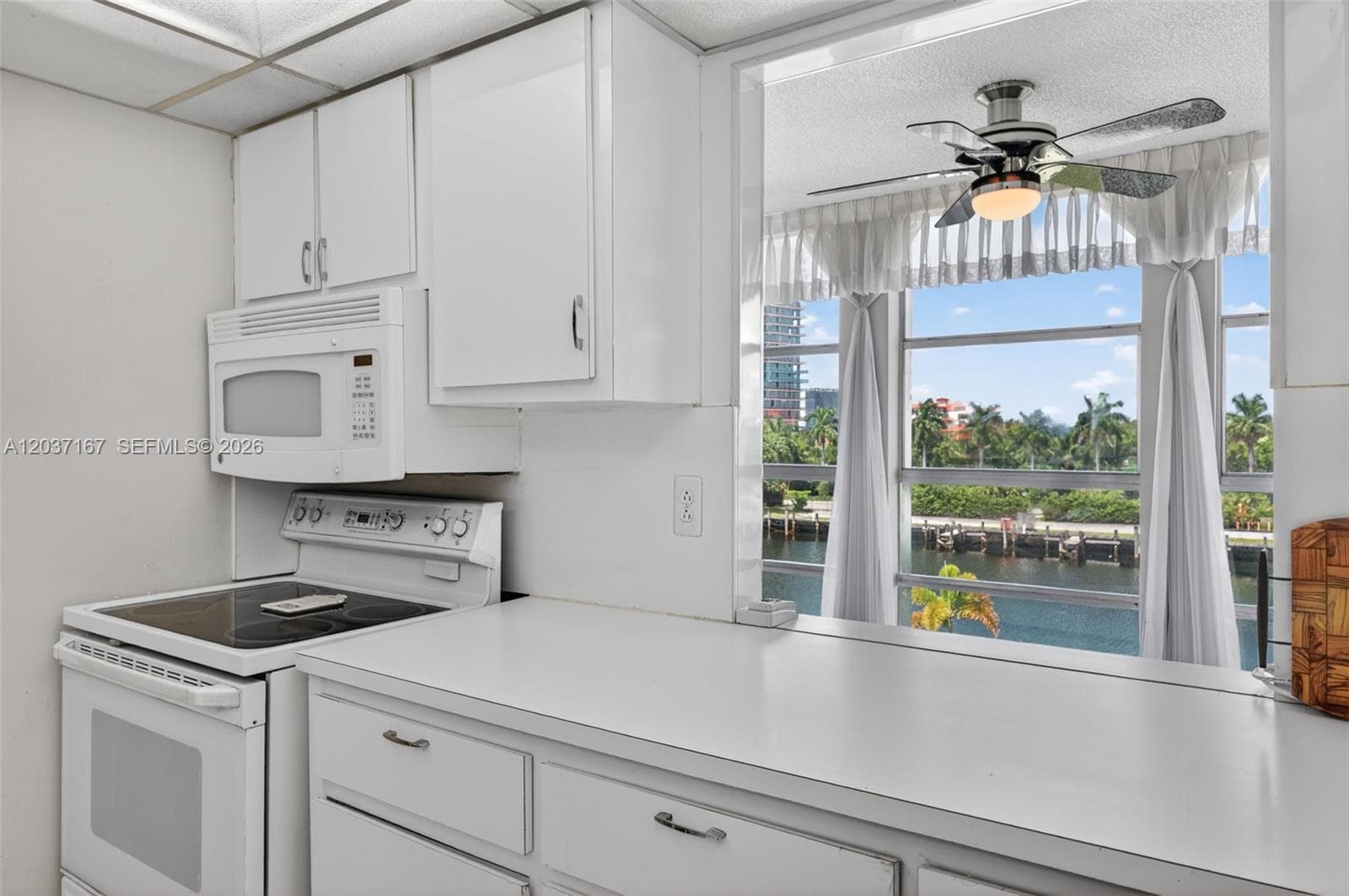 601 Three Islands Blvd 403 photo 13