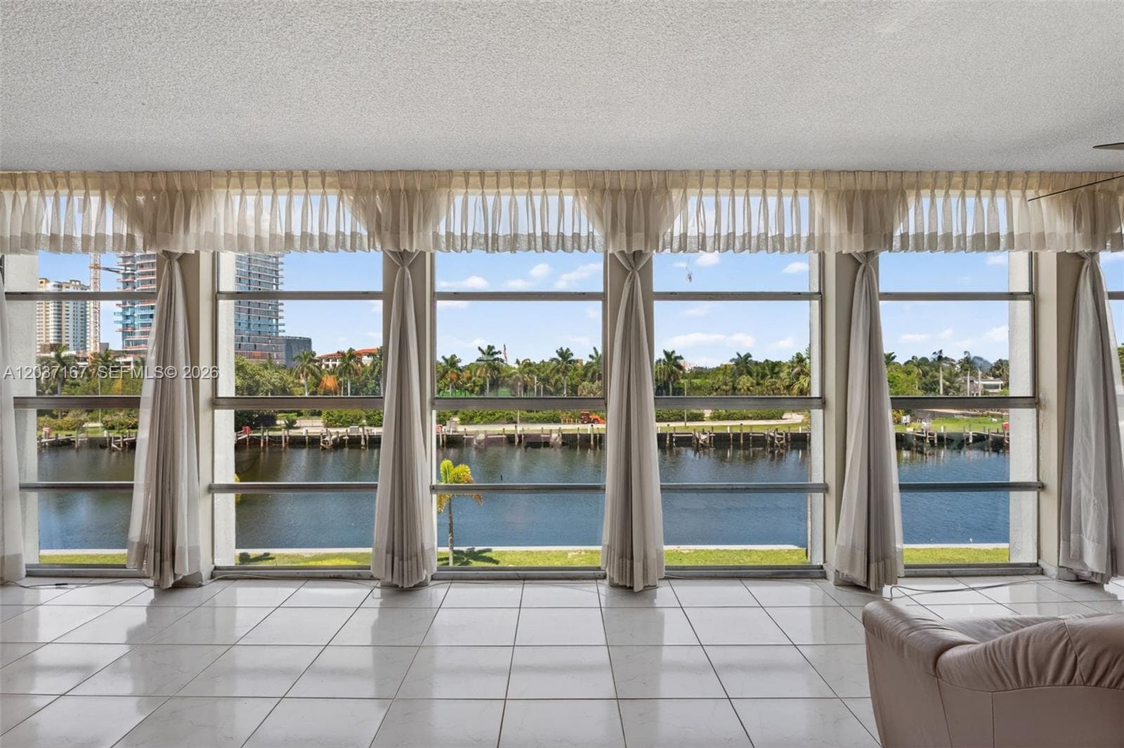 601 Three Islands Blvd 403 photo 1