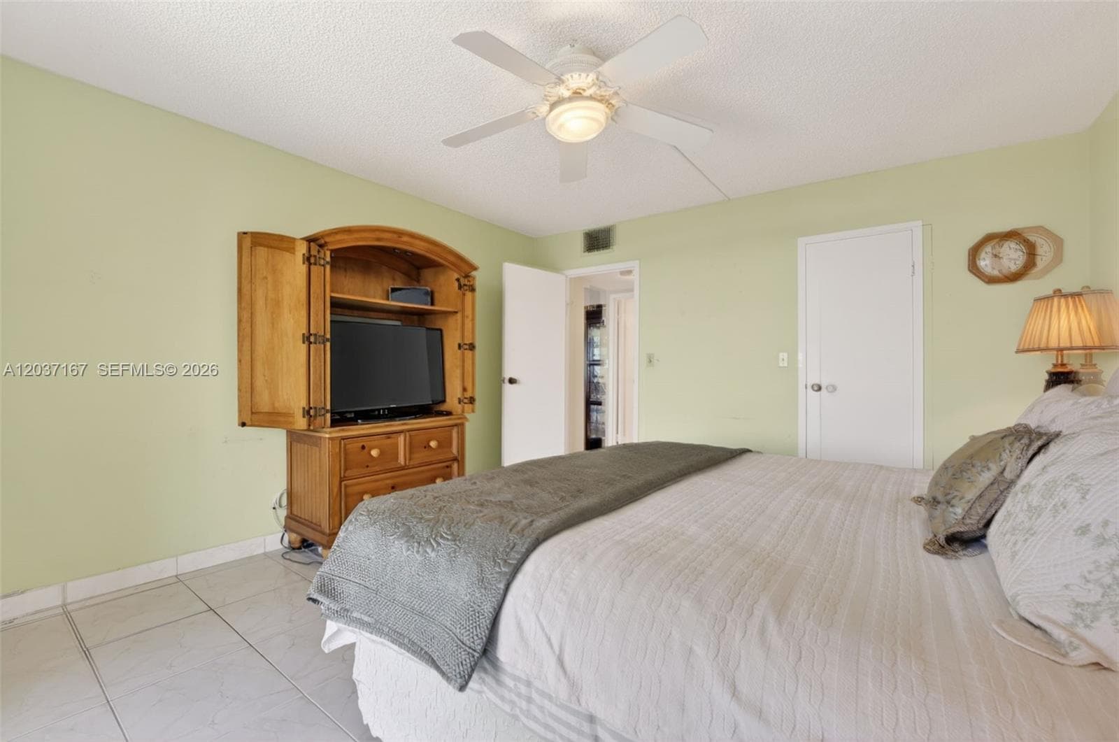 601 Three Islands Blvd 403 photo 21