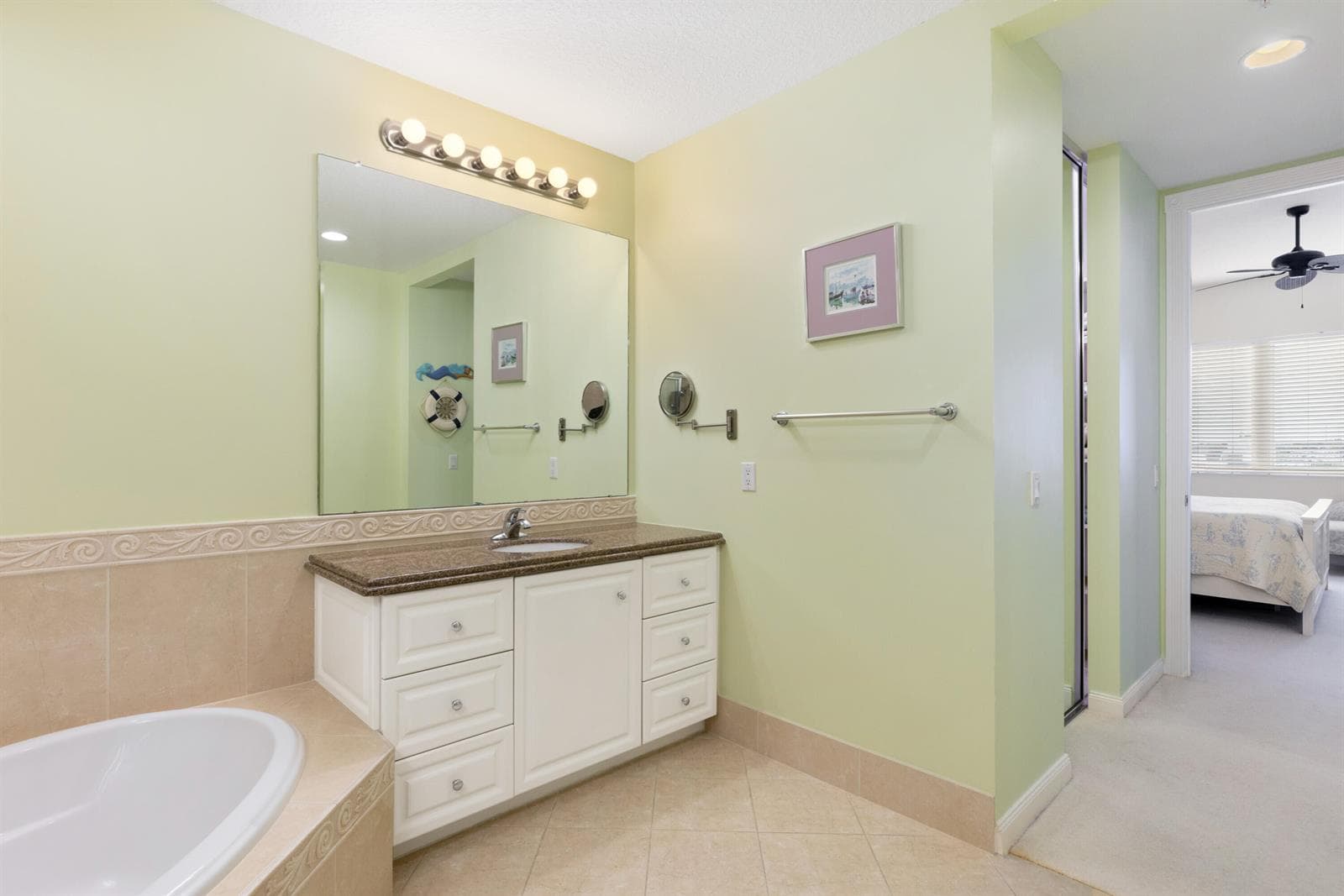 33 Harbour Isle Drive W 201 photo 17