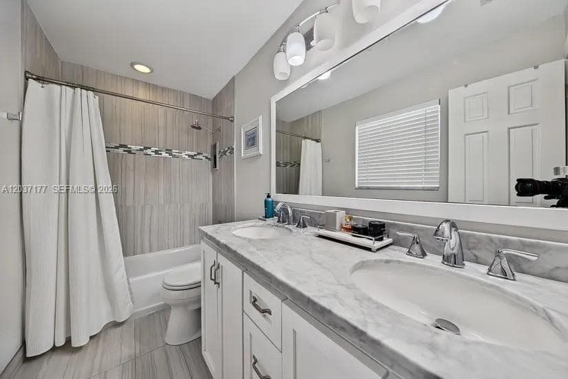 2125 NE 17th Ter photo 13