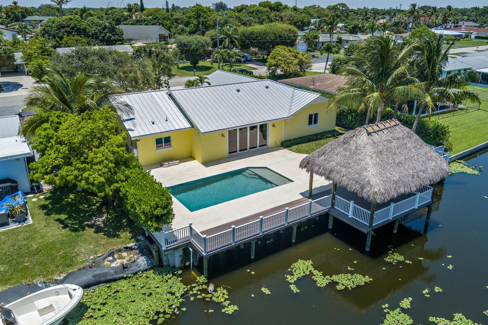 1140 Lake Clarke Drive photo 3