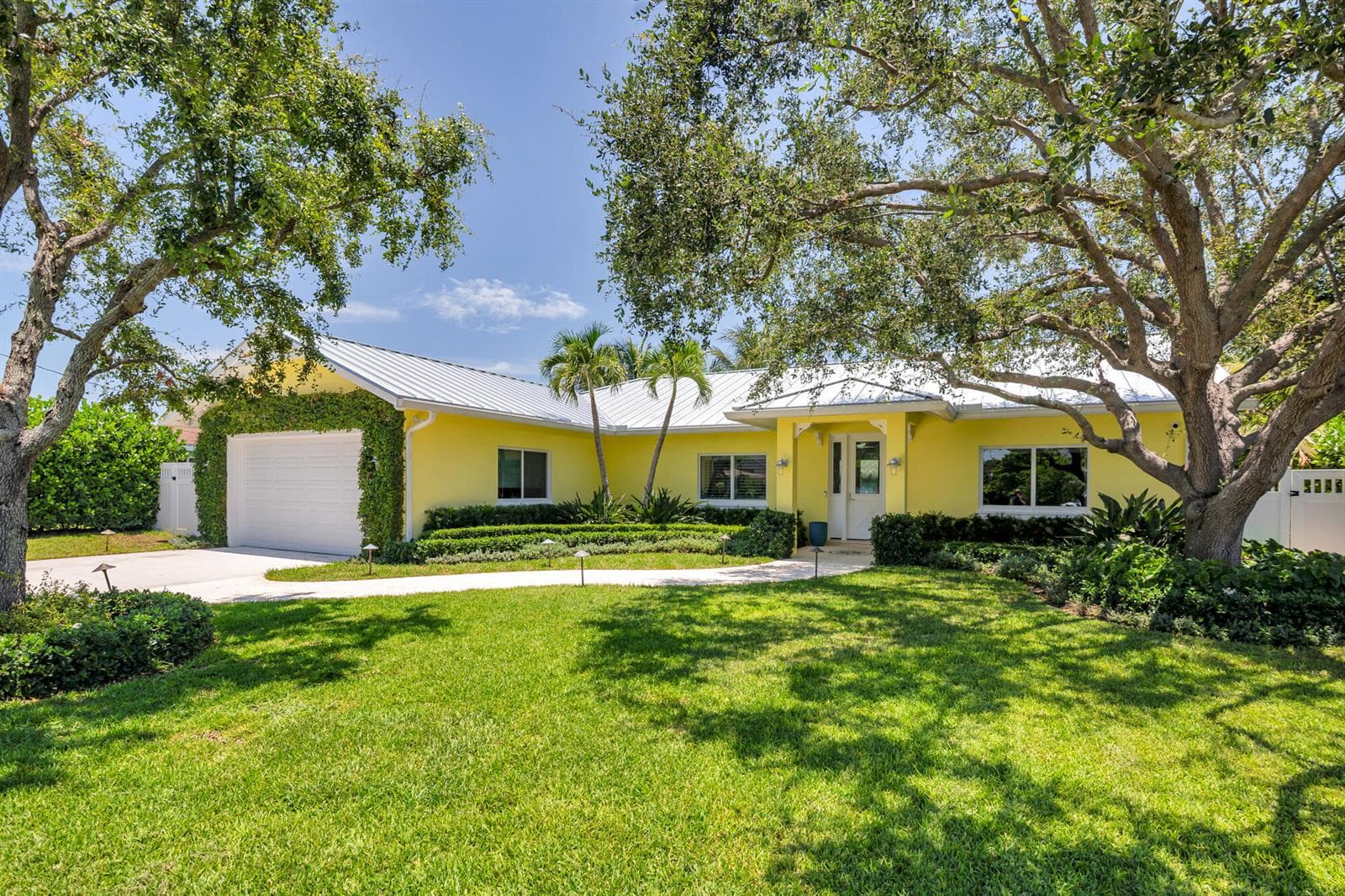 1140 Lake Clarke Drive photo 1