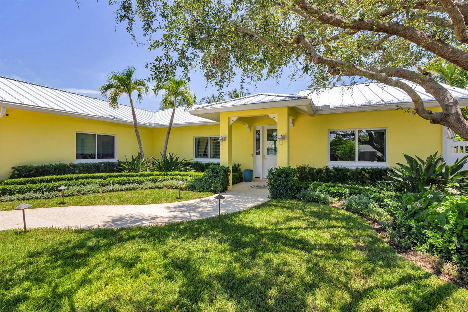 1140 Lake Clarke Drive photo 4