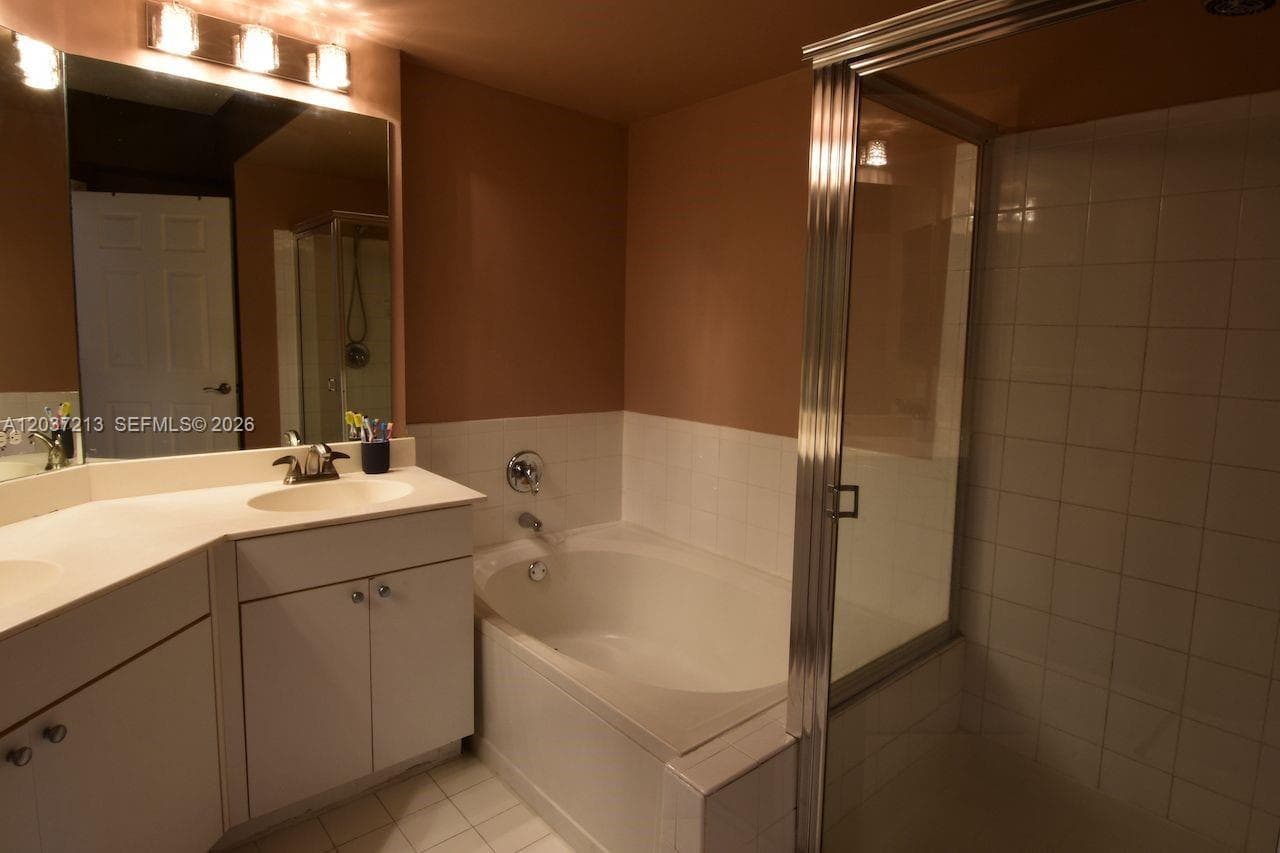 17150 N Bay Rd 2314 photo 7