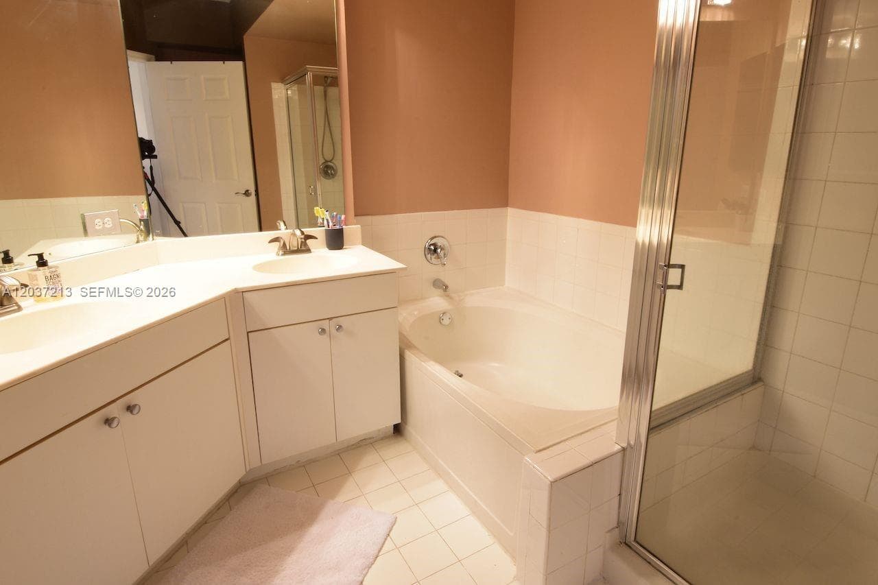 17150 N Bay Rd 2314 photo 8