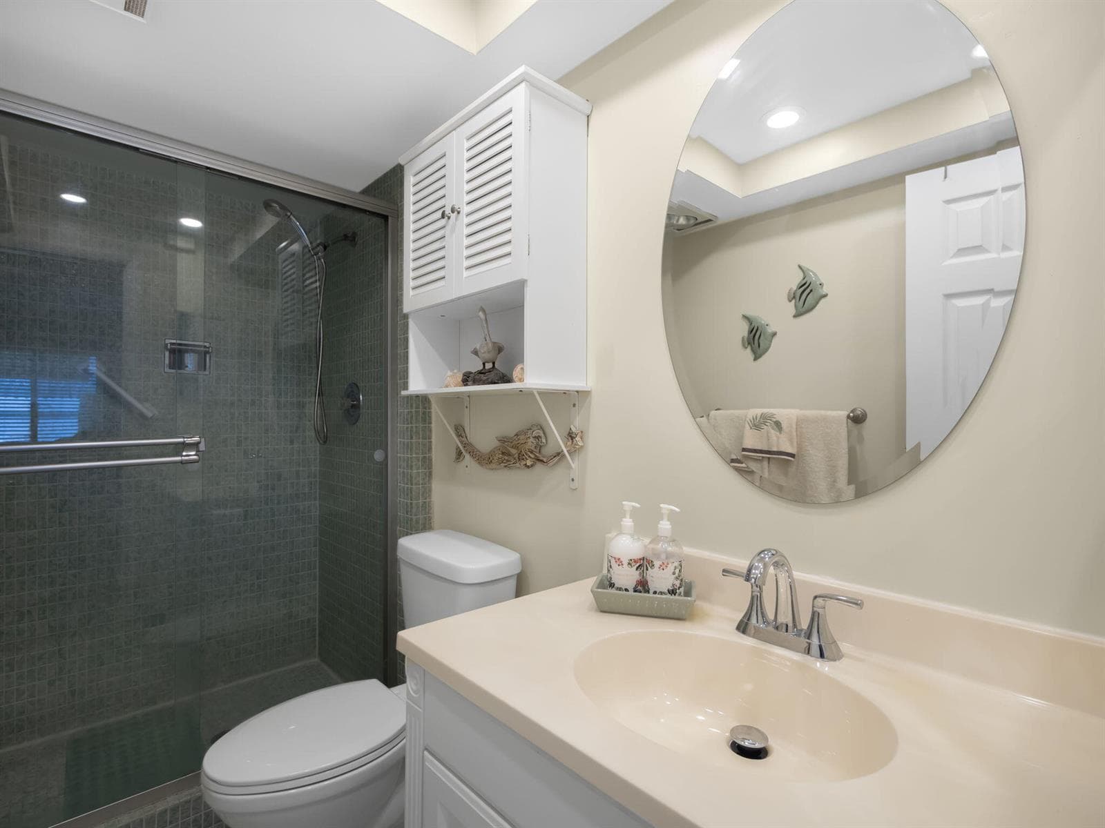 52 Yacht Club Drive 103 photo 14