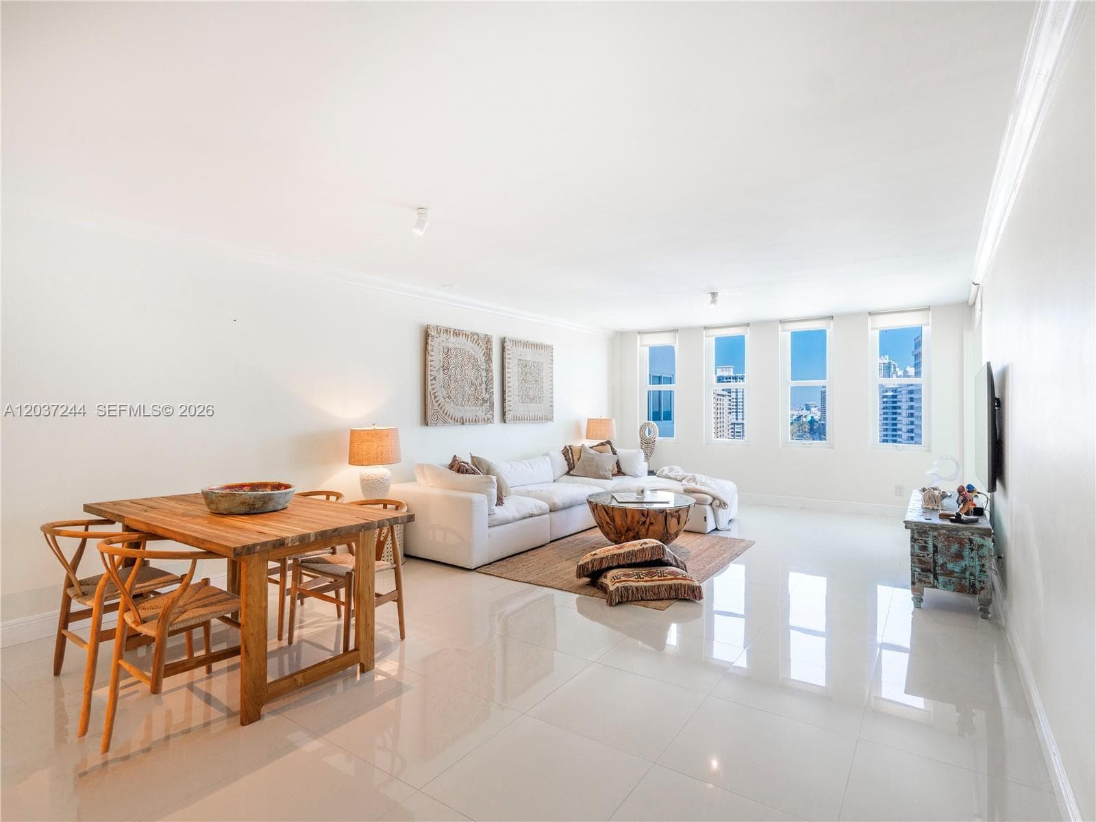 5401 Collins Ave 1013 photo 2