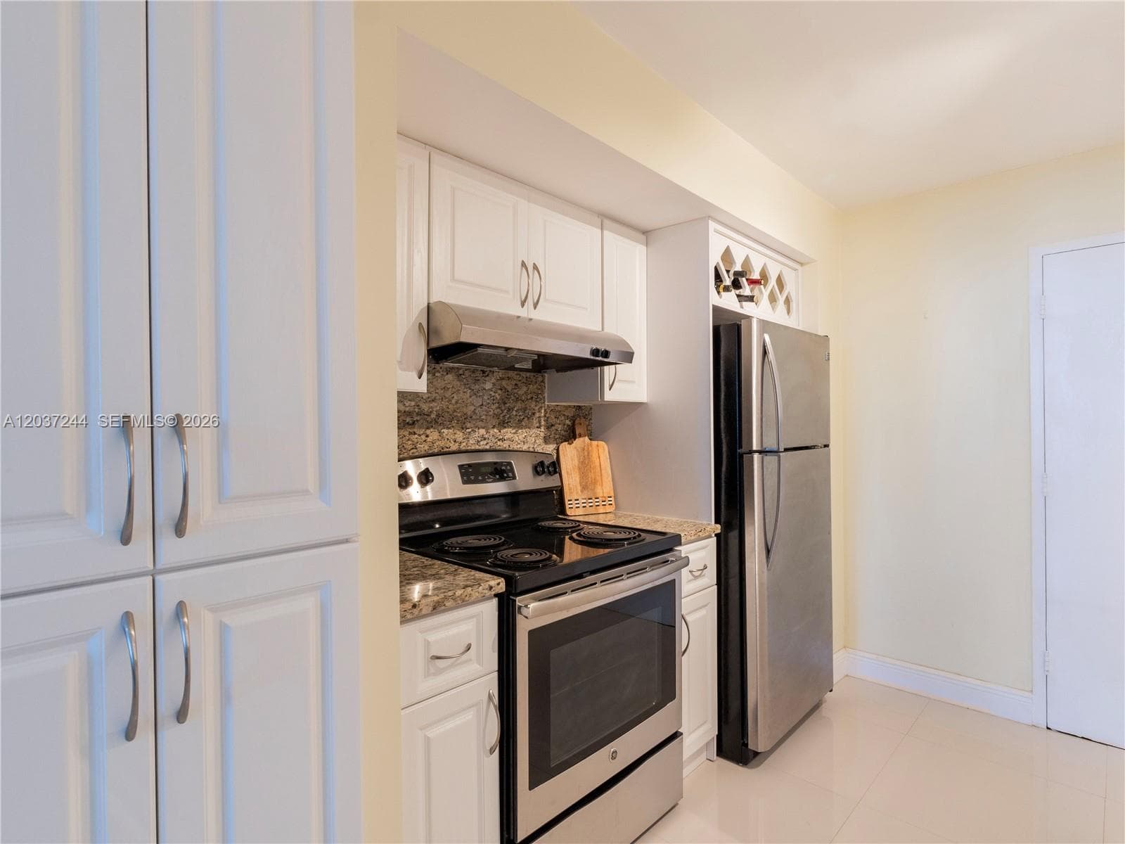 5401 Collins Ave 1013 photo 17