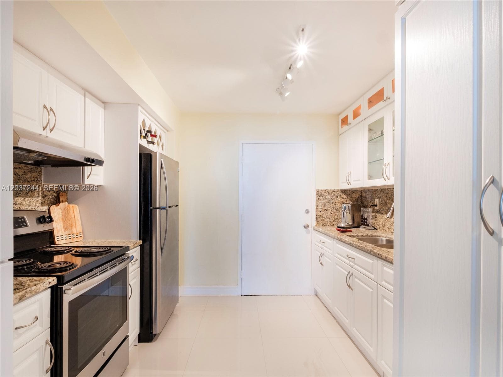 5401 Collins Ave 1013 photo 16