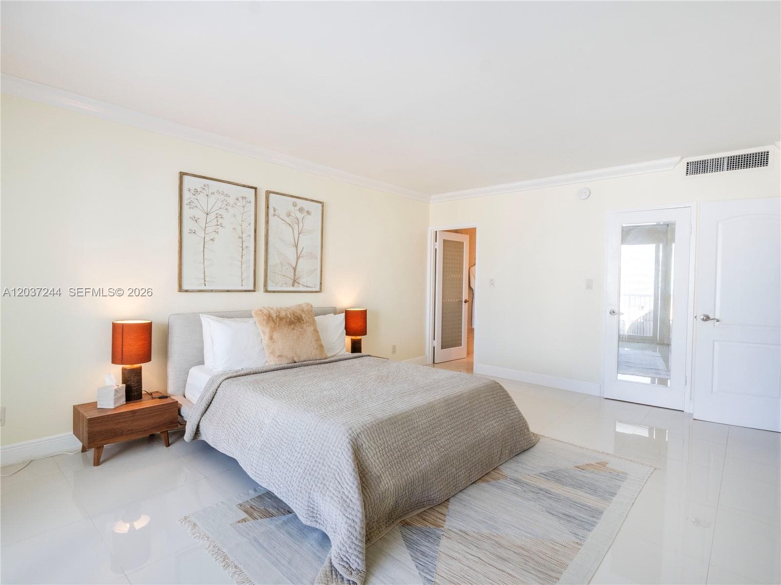 5401 Collins Ave 1013 photo 12