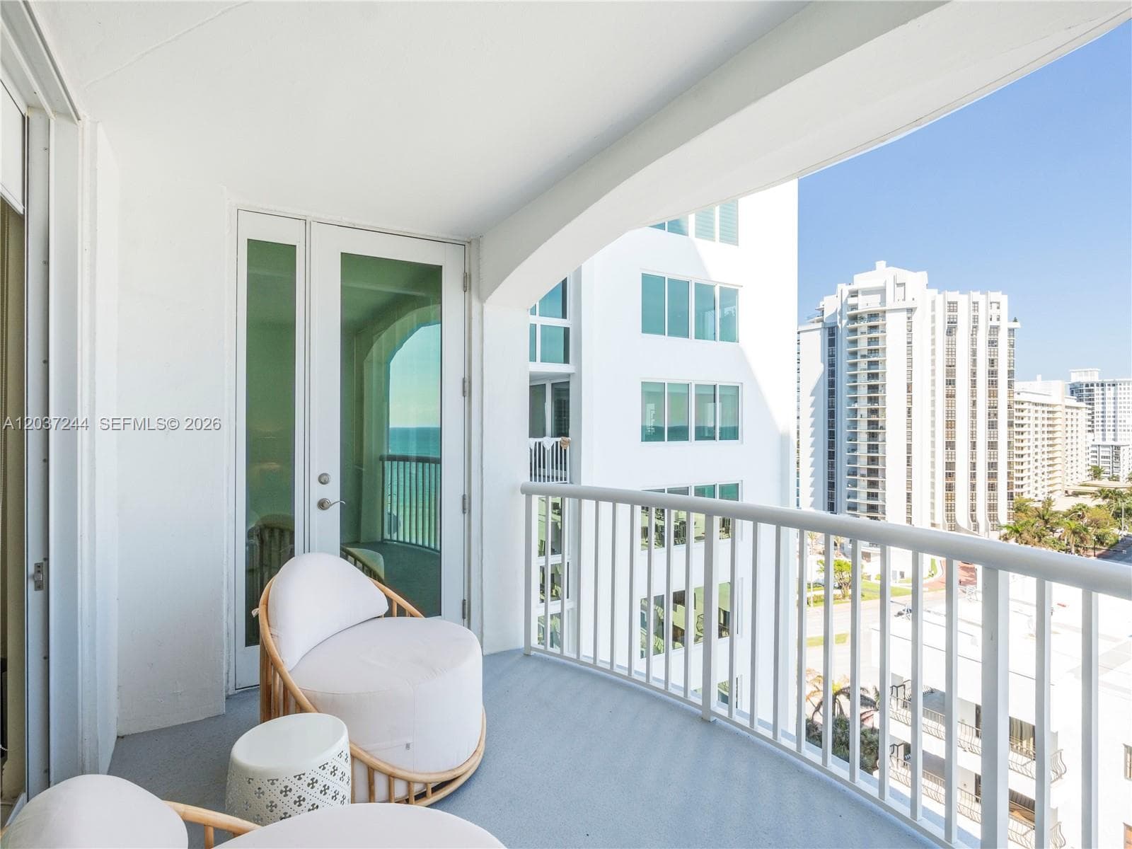 5401 Collins Ave 1013 photo 9
