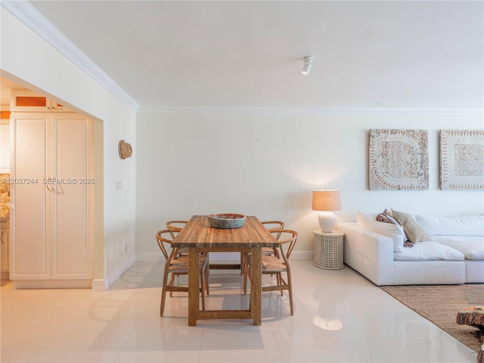 5401 Collins Ave 1013 photo 4