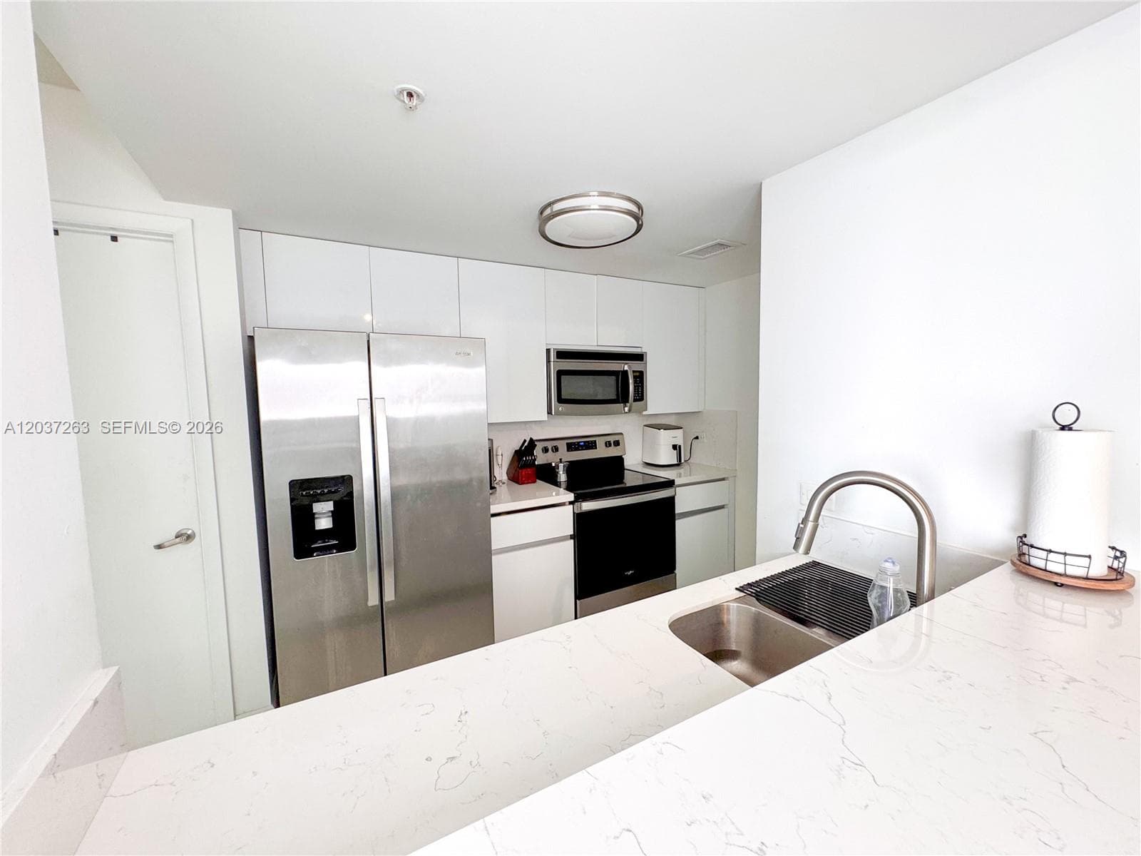 1861 NW S River Dr 1501 photo 2