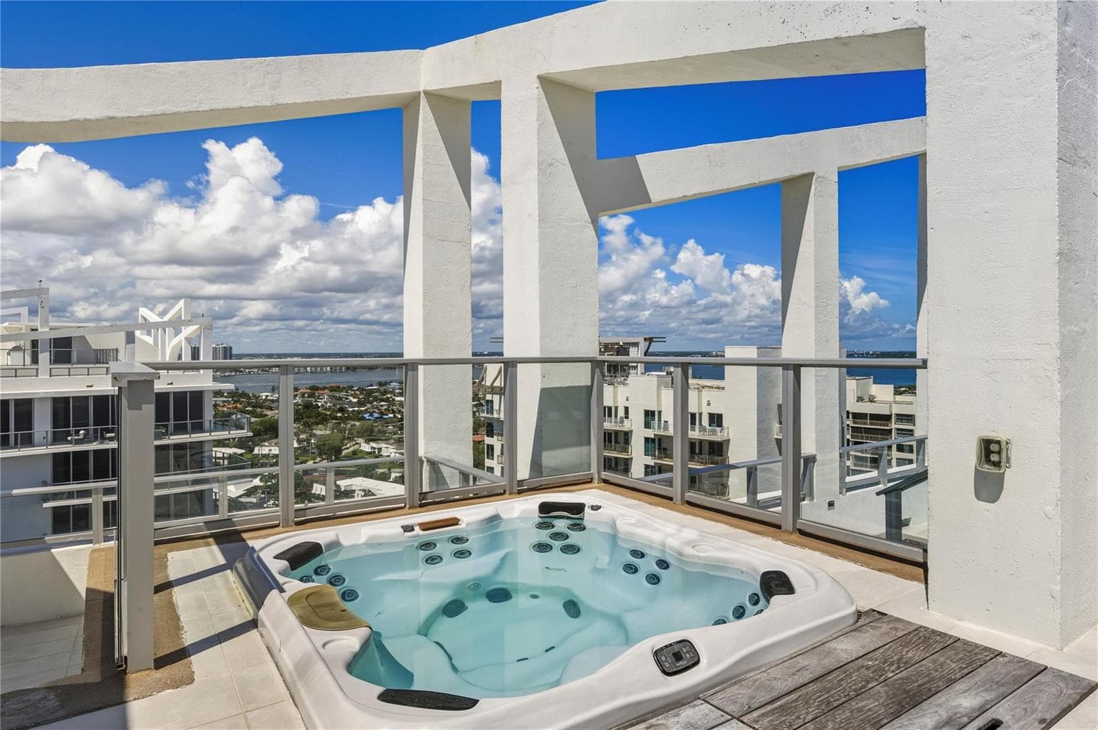3100 N Ocean Drive P1802 photo 23