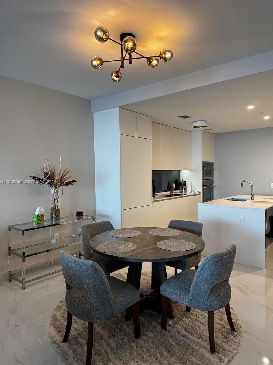711 NE 23 2206 photo 16