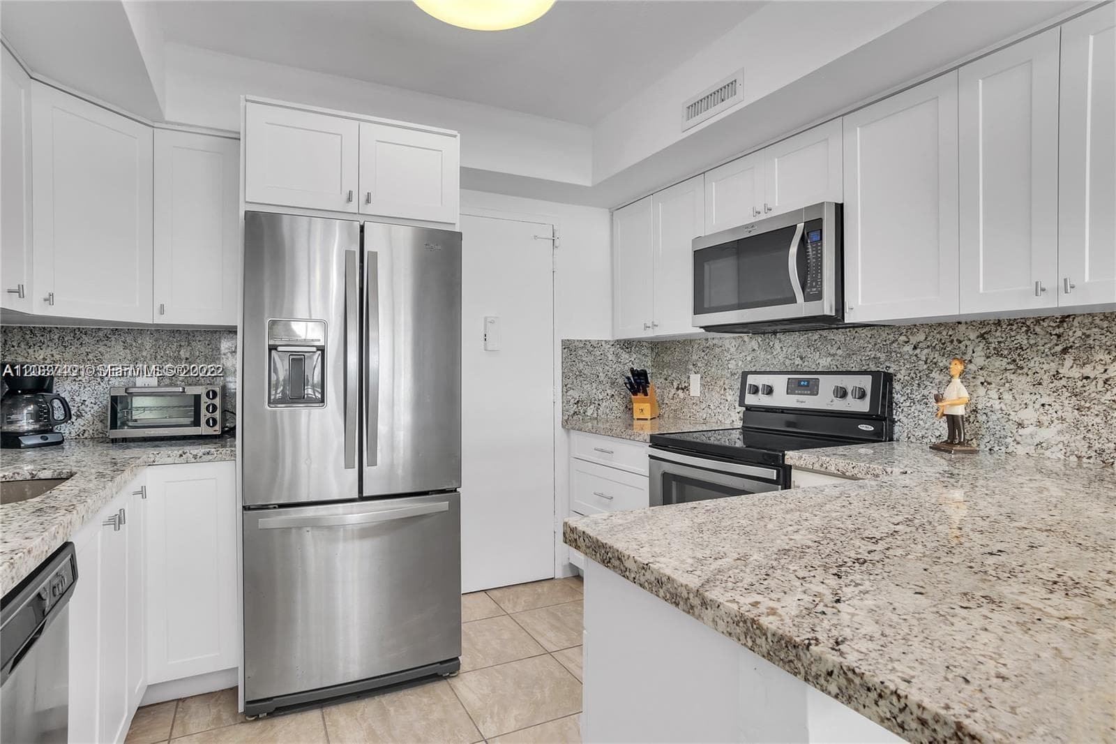 3505 S Ocean Dr 208 photo 6