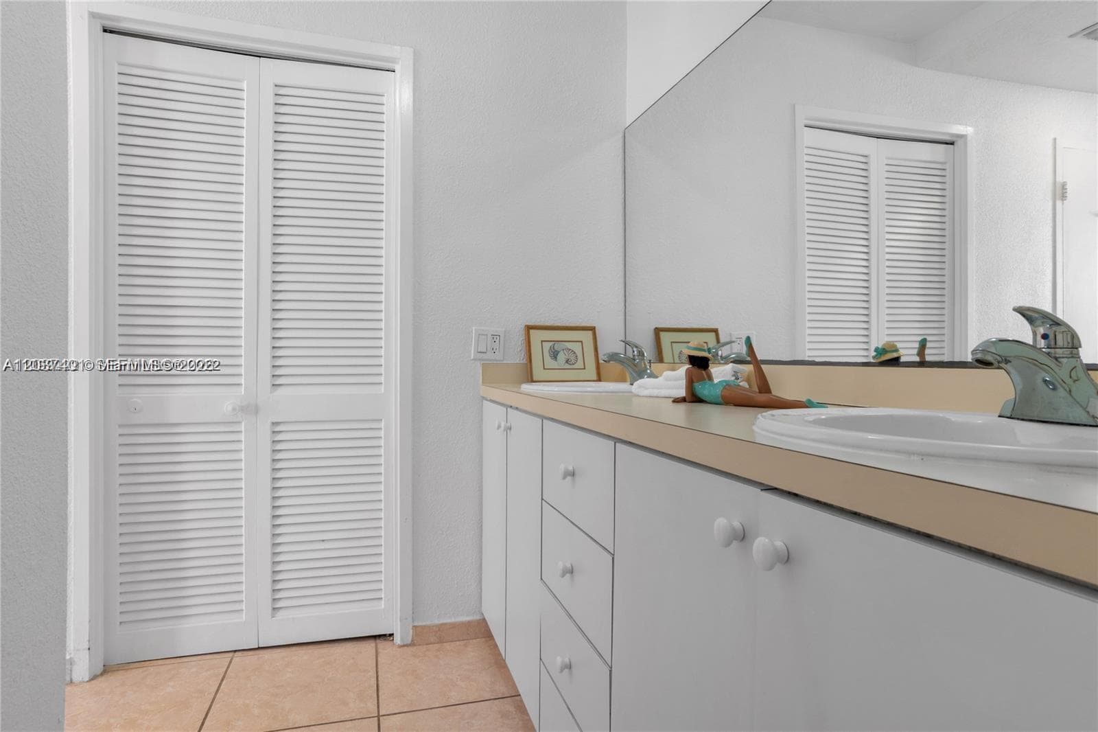 3505 S Ocean Dr 208 photo 10