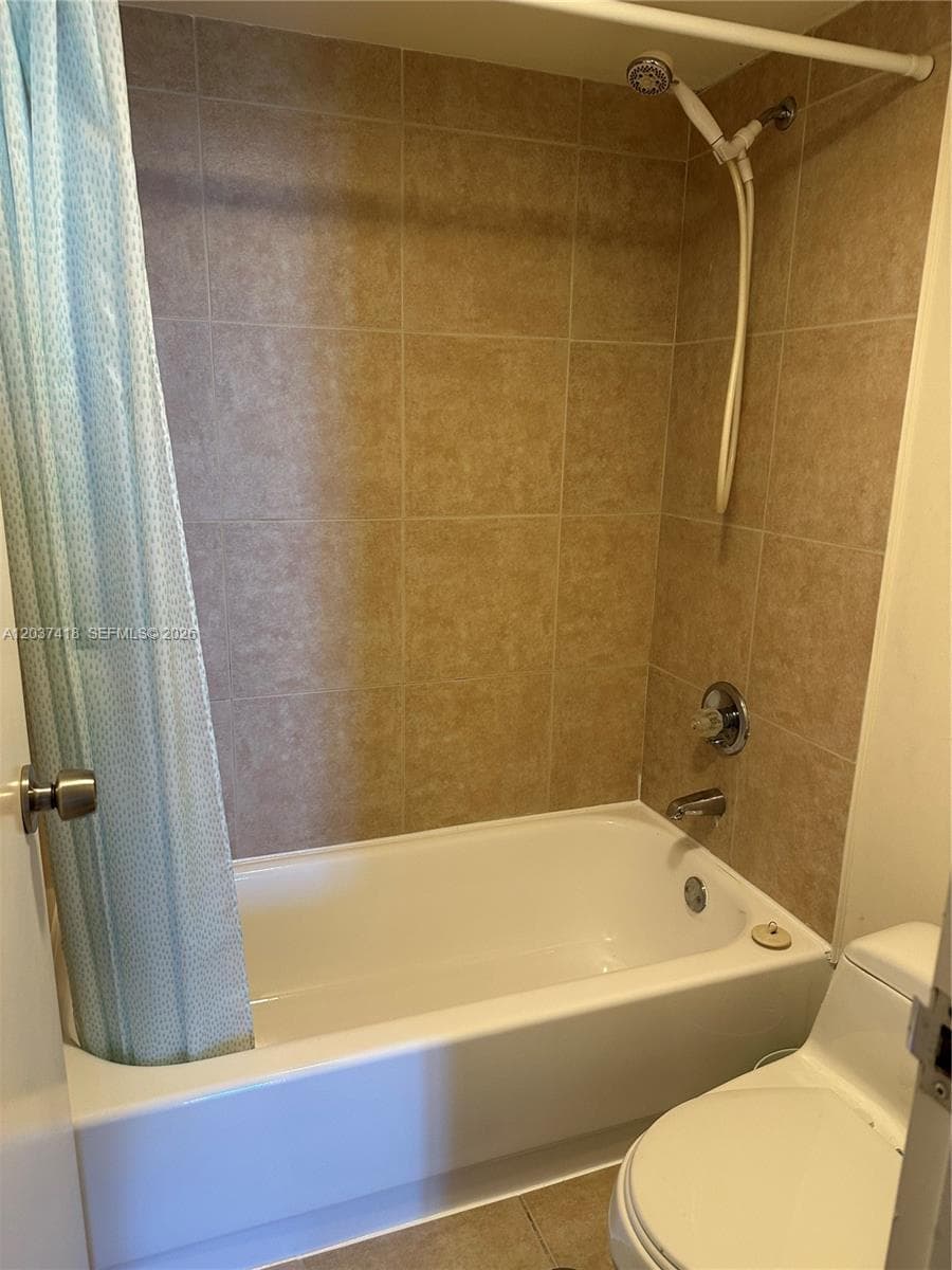 100 Bayview Dr 726 photo 24