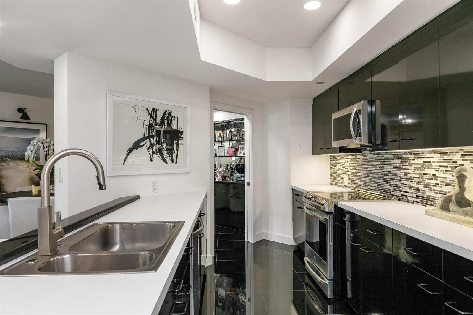 300 SE 5th Avenue 6050 photo 13