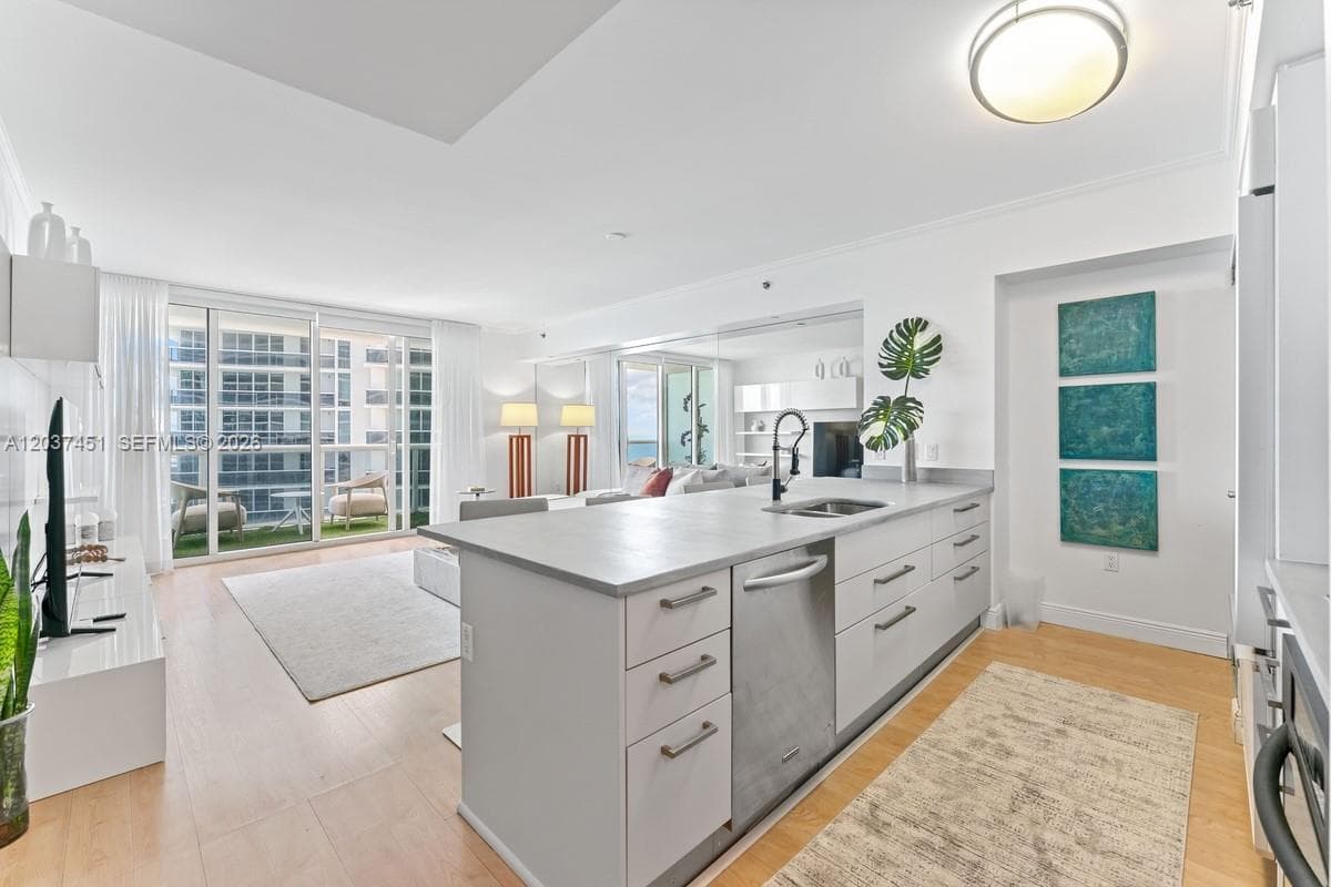 1830 S Ocean Dr 3005 photo 8