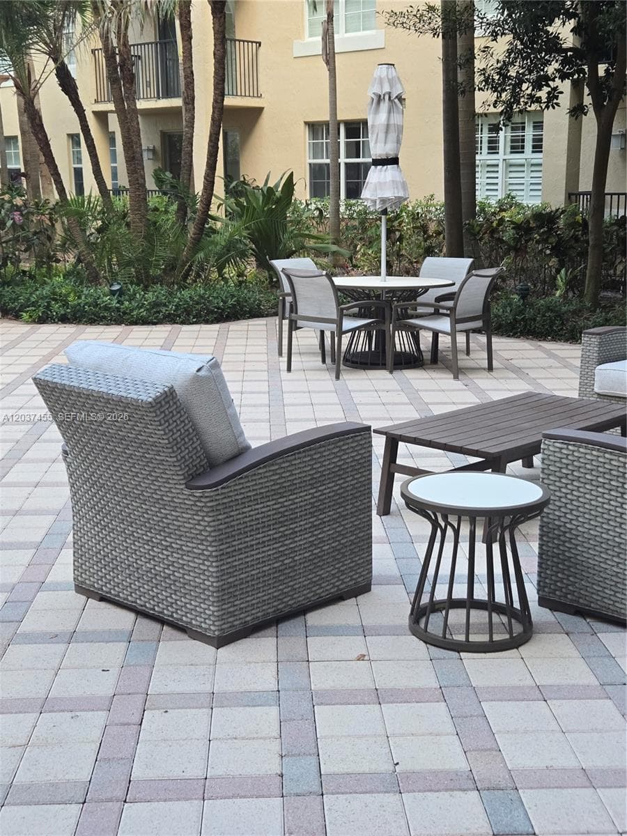 1801 N Flagler Dr 822 photo 9