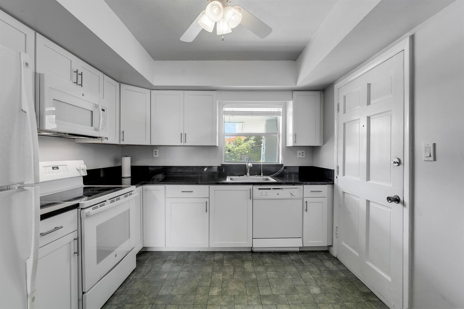 5540 N Ocean Boulevard 206 photo 17