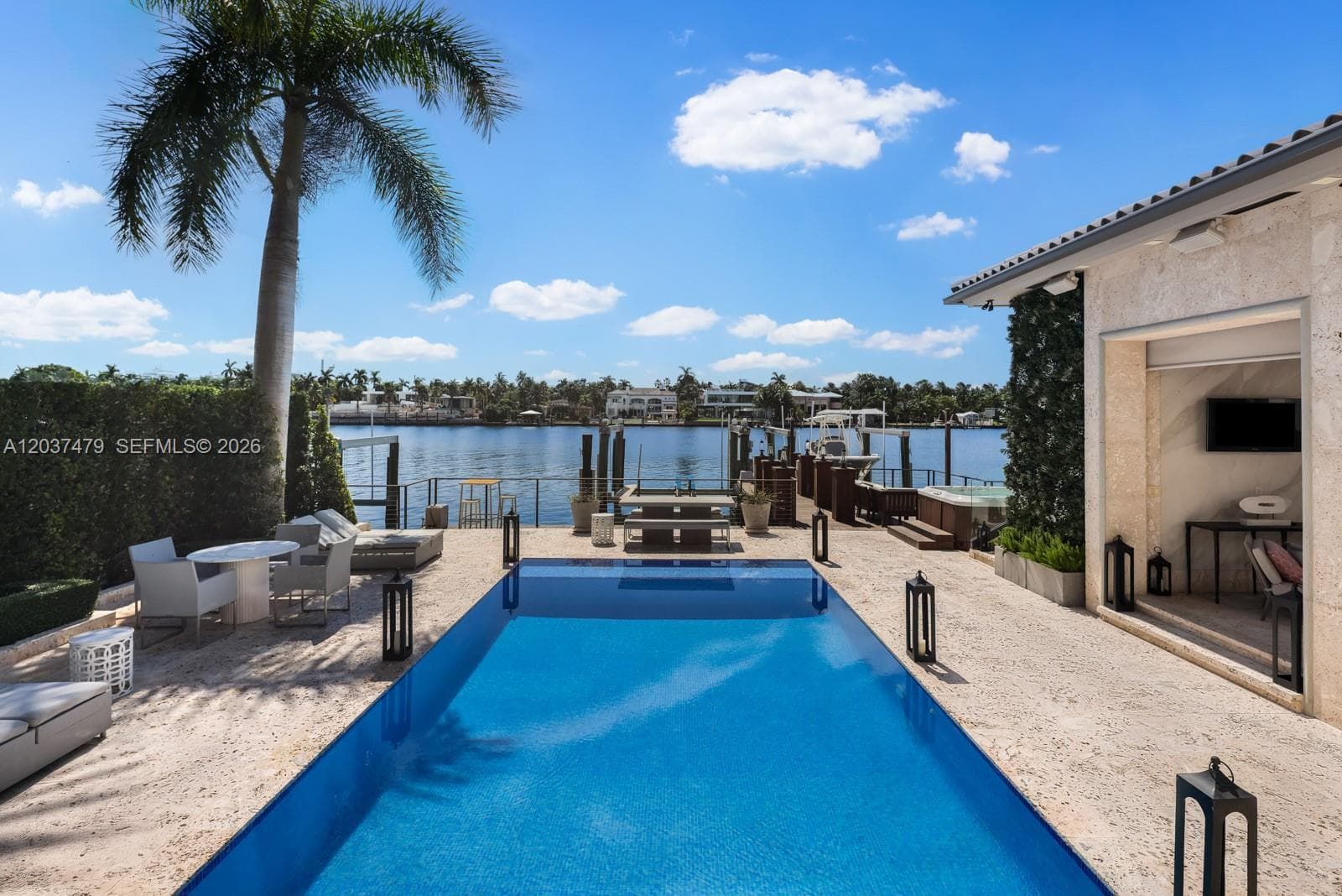 176 S Hibiscus Drive photo 5