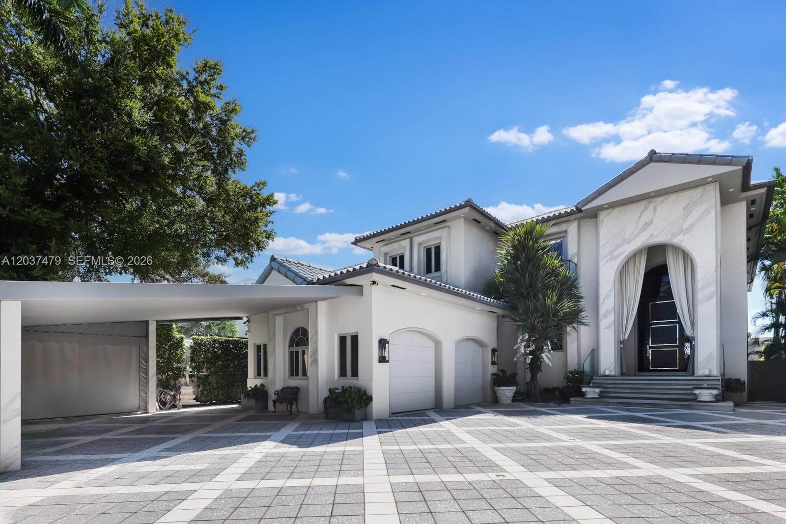 176 S Hibiscus Drive photo 4