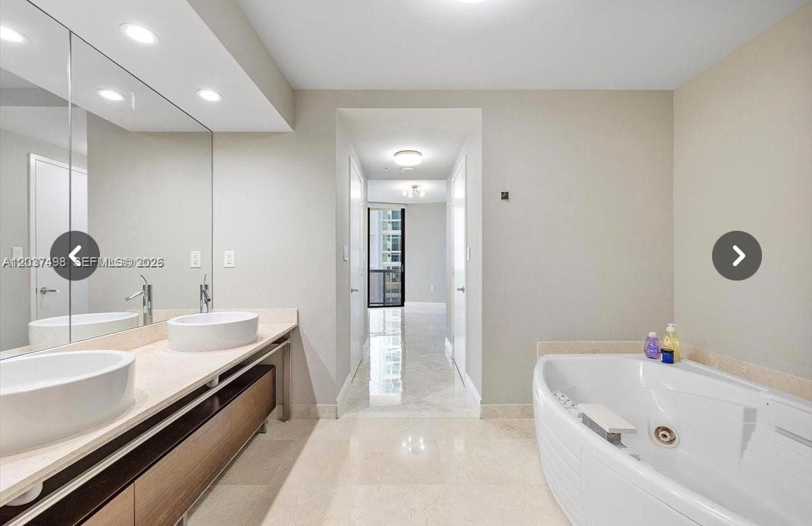 16275 Collins Ave 502 photo 19