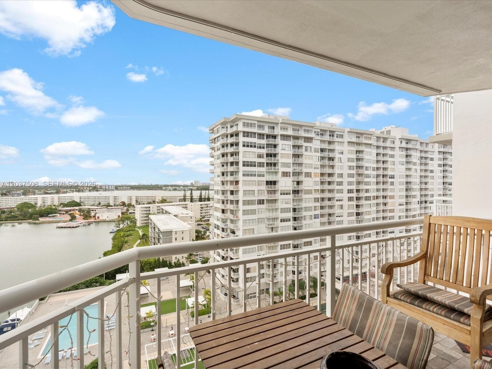 18071 Biscayne Blvd 1401 photo 16