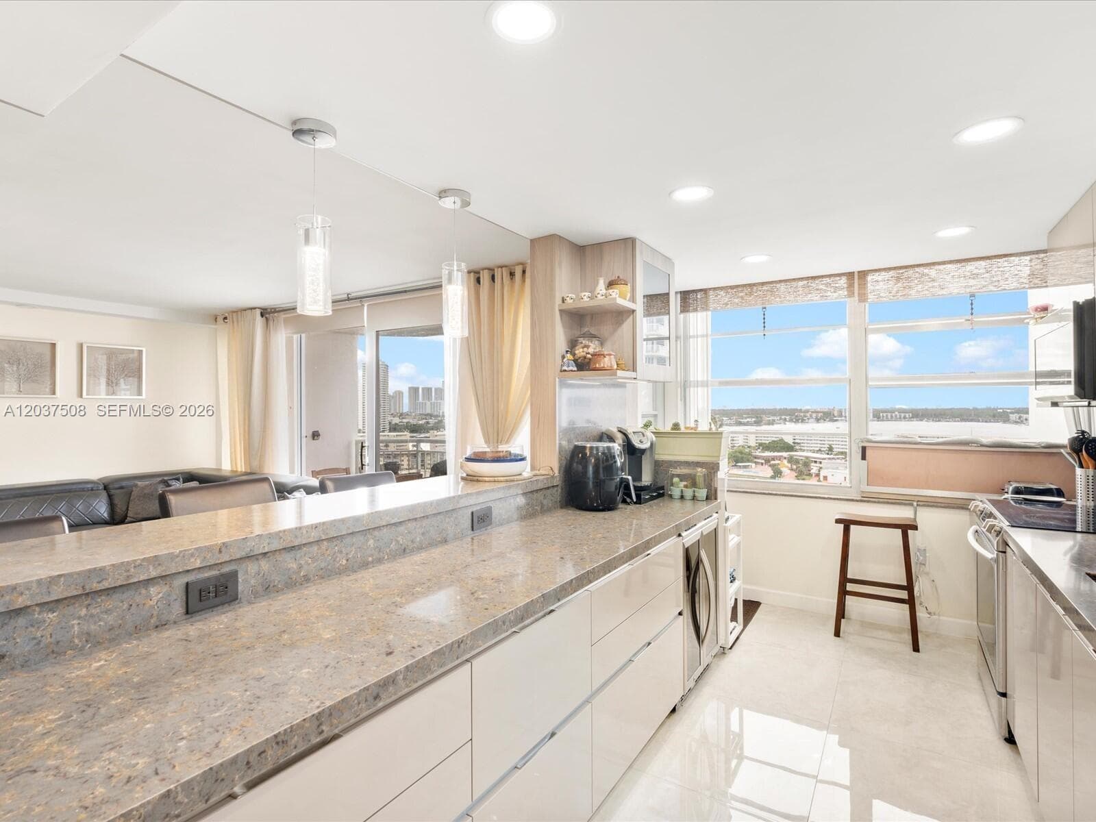 18071 Biscayne Blvd 1401 photo 11