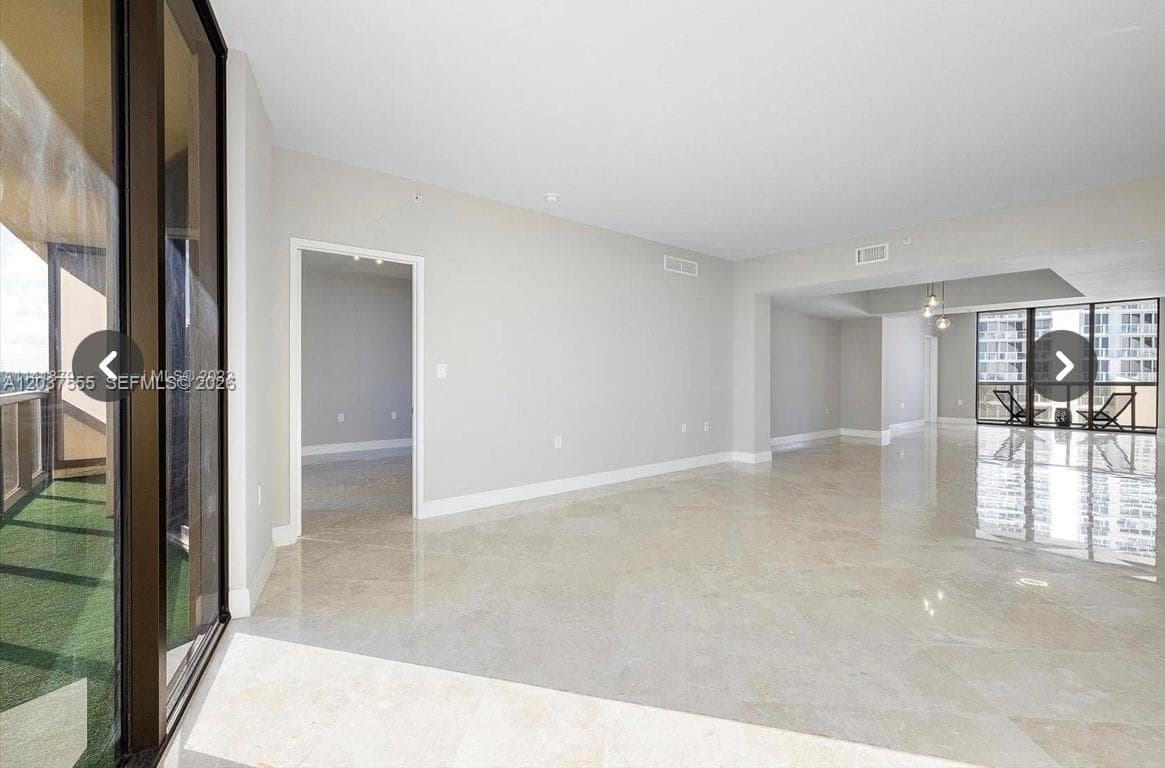 16275 Collins Ave 502 photo 9