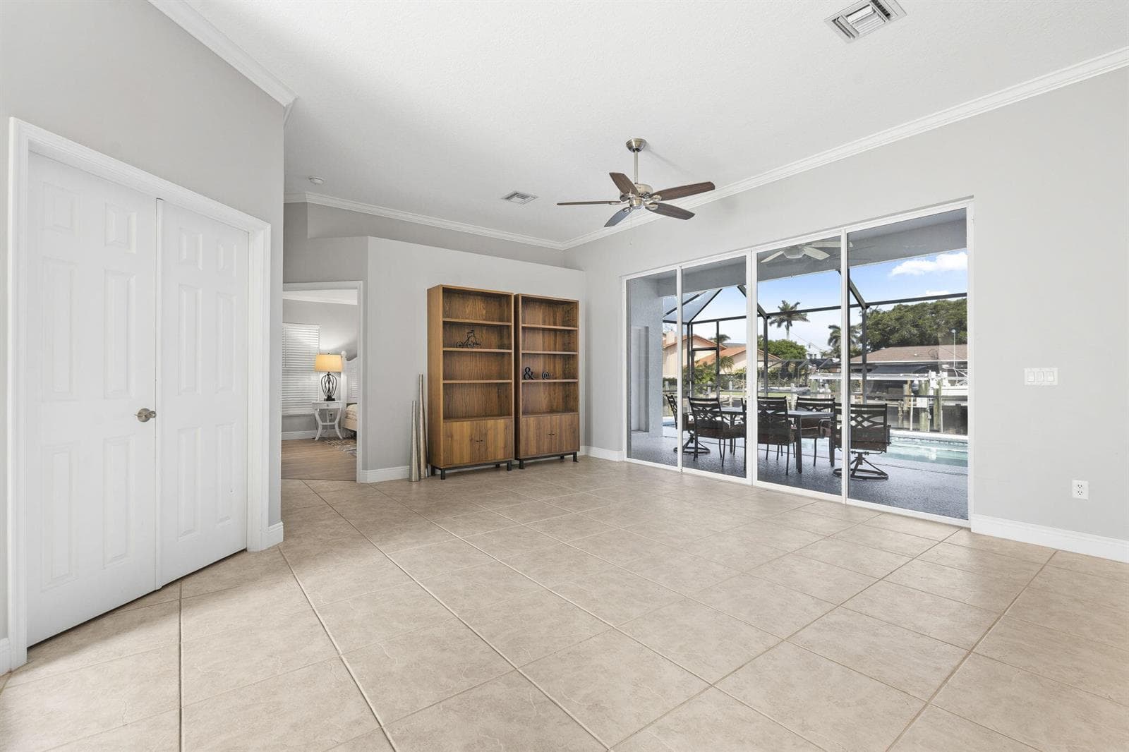117 Queen Elizabeth Court photo 17