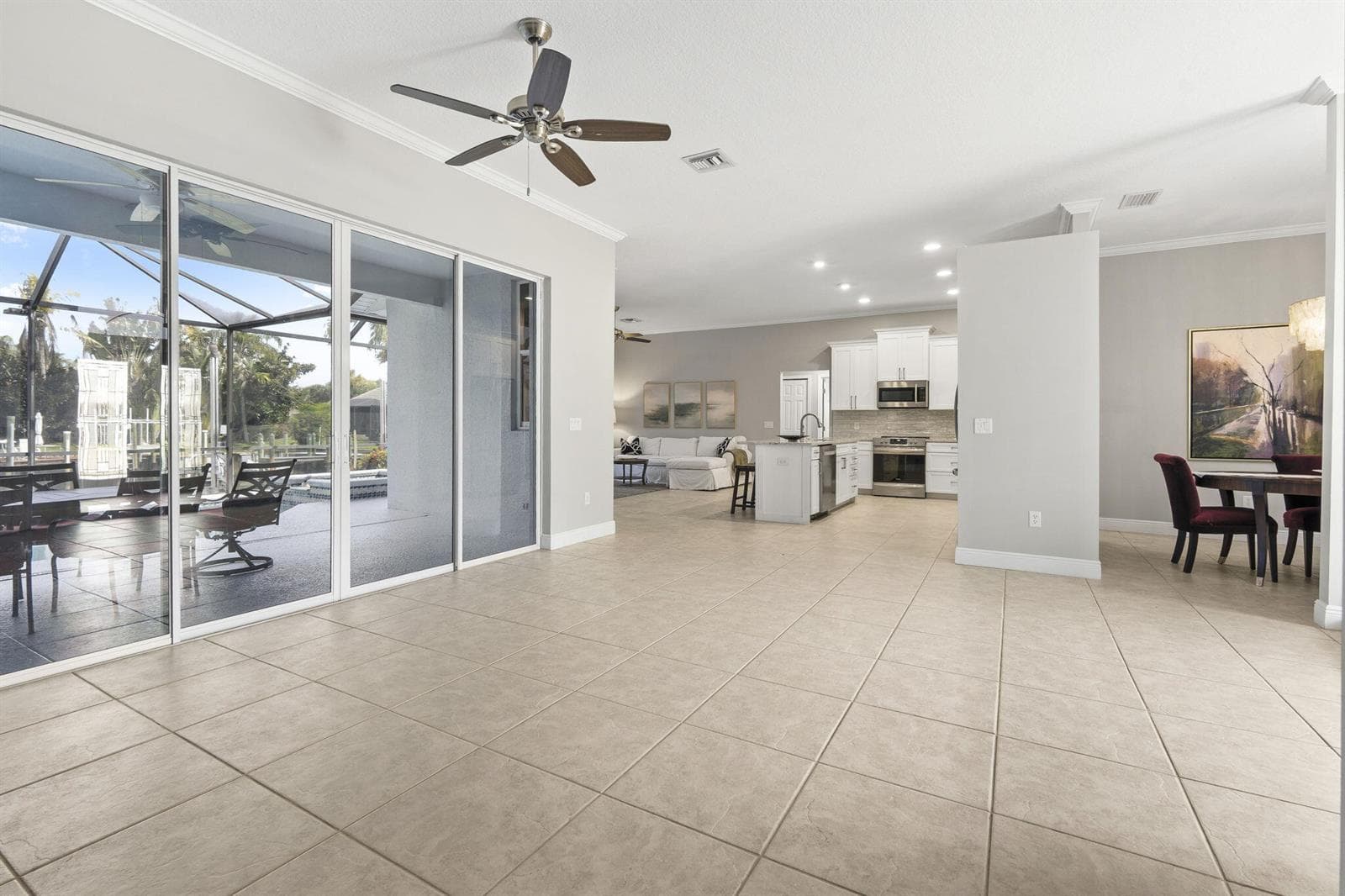 117 Queen Elizabeth Court photo 16
