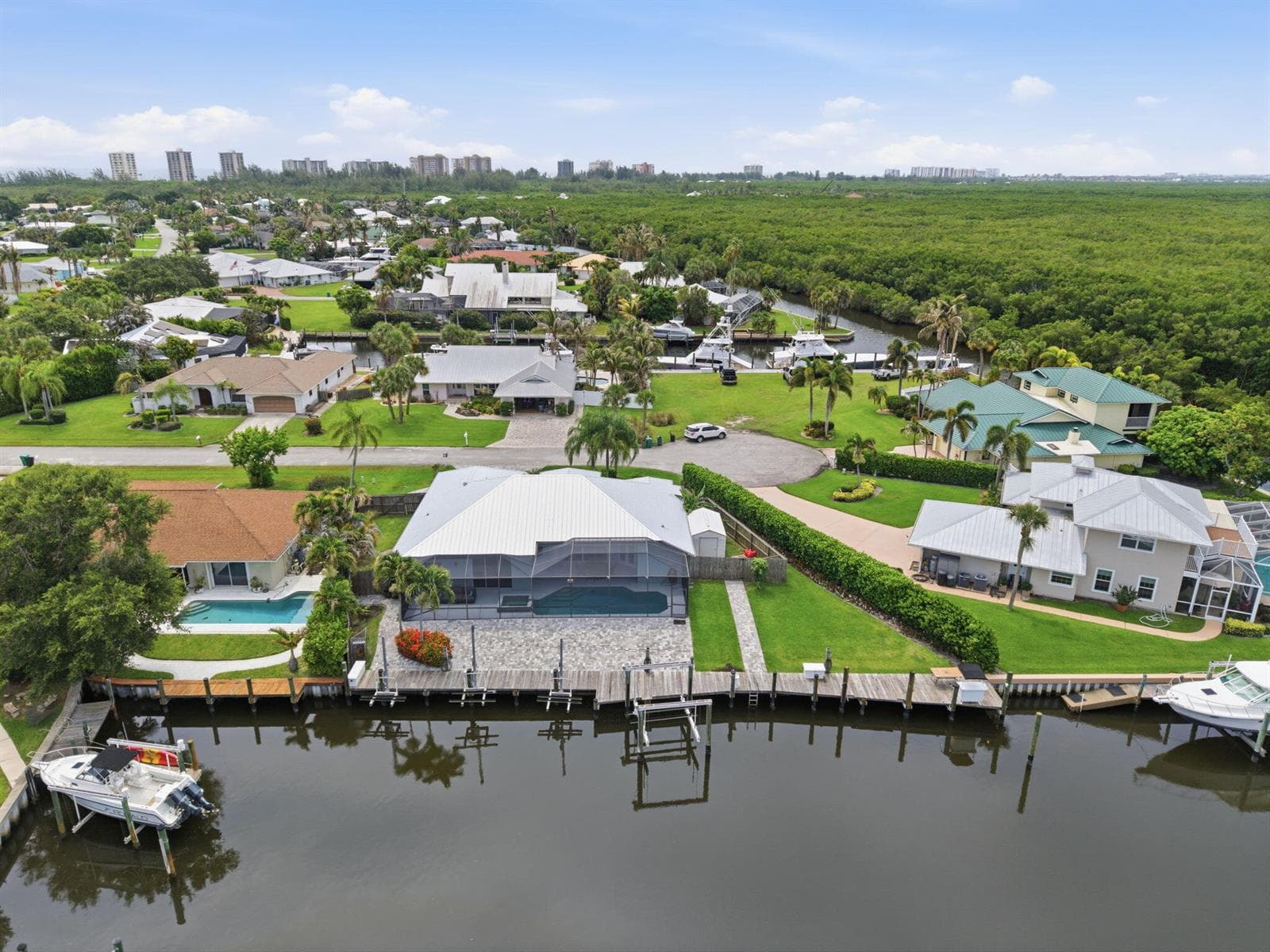 117 Queen Elizabeth Court photo 1