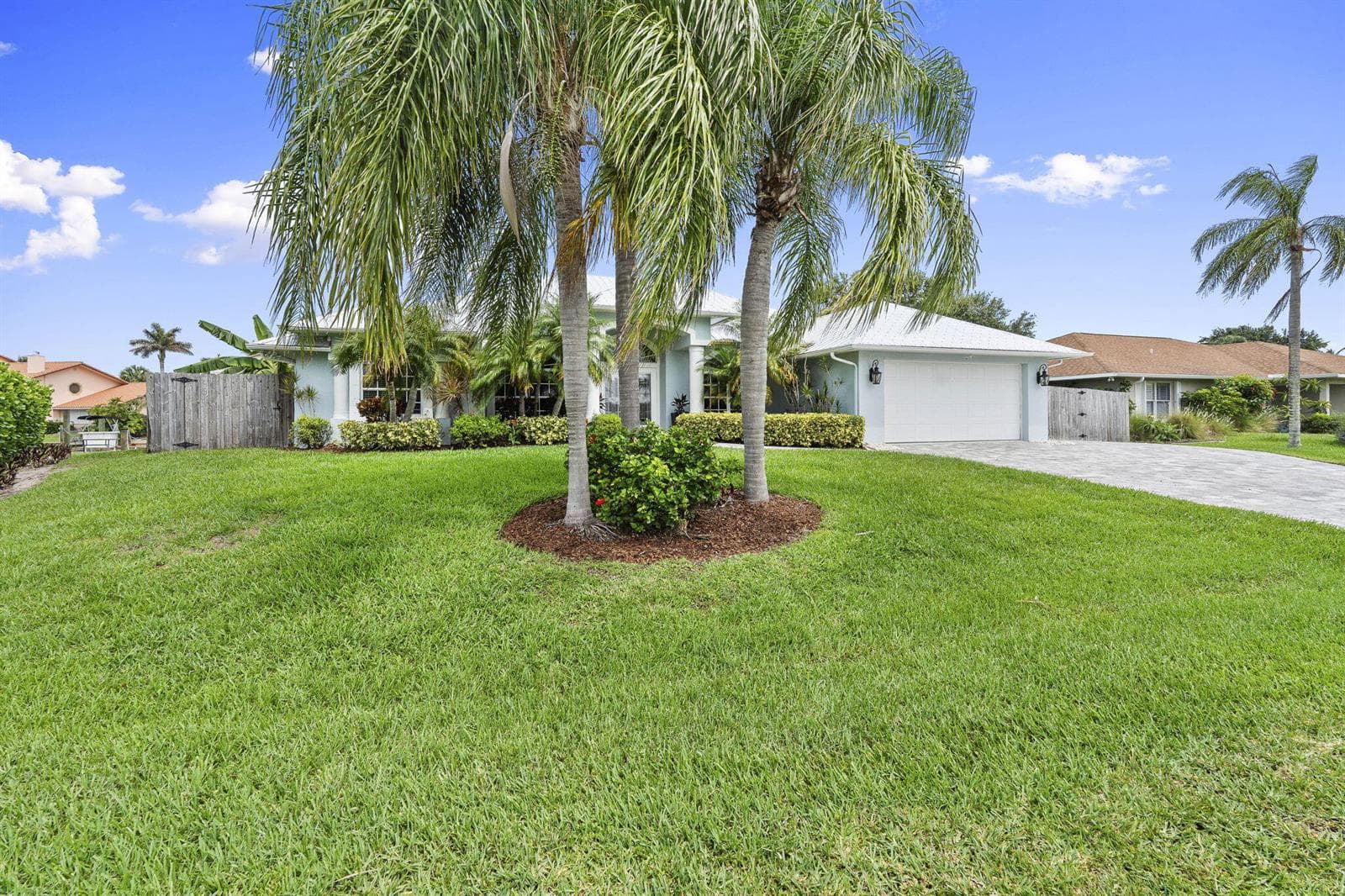 117 Queen Elizabeth Court photo 5