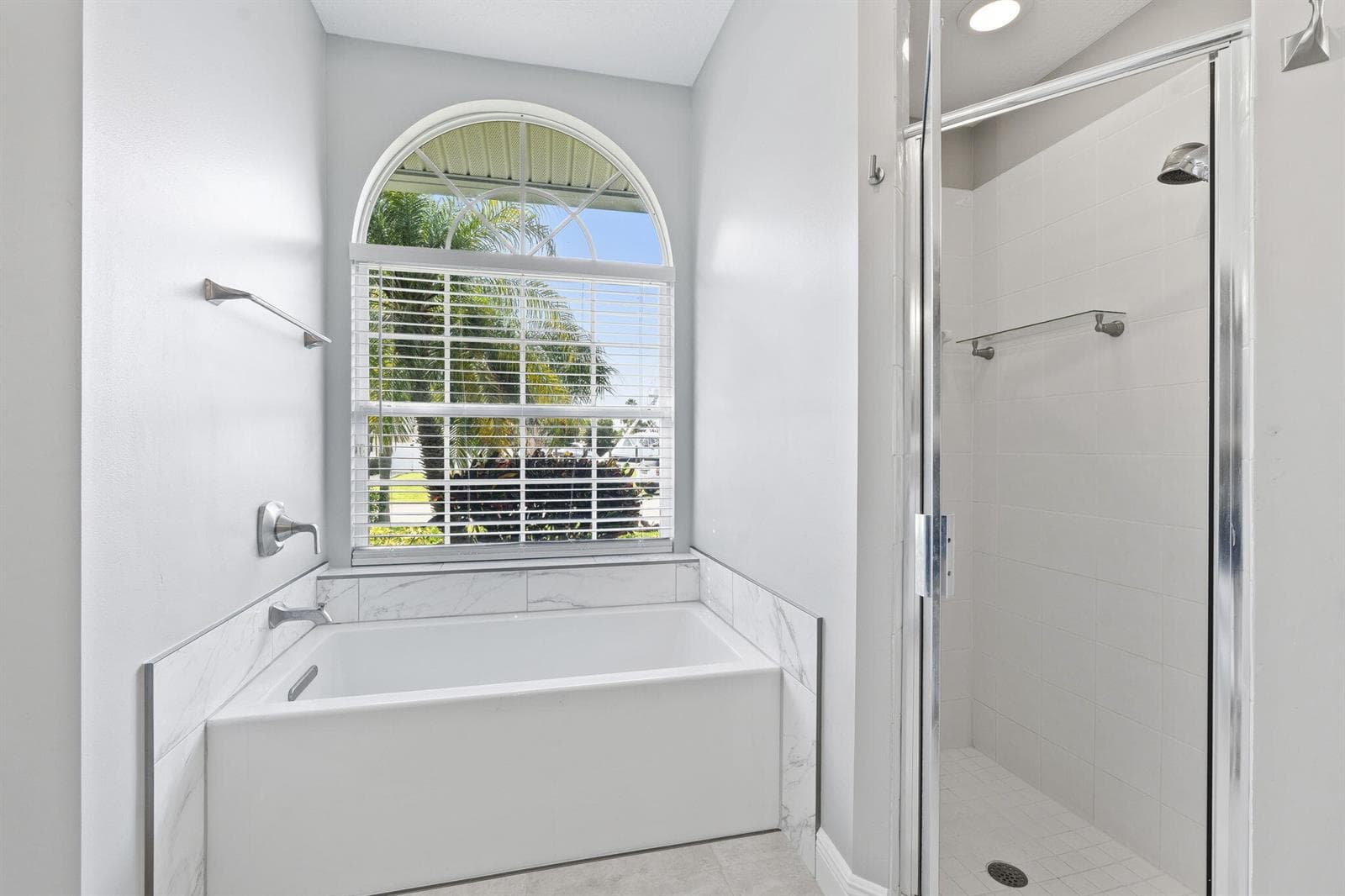 117 Queen Elizabeth Court photo 24